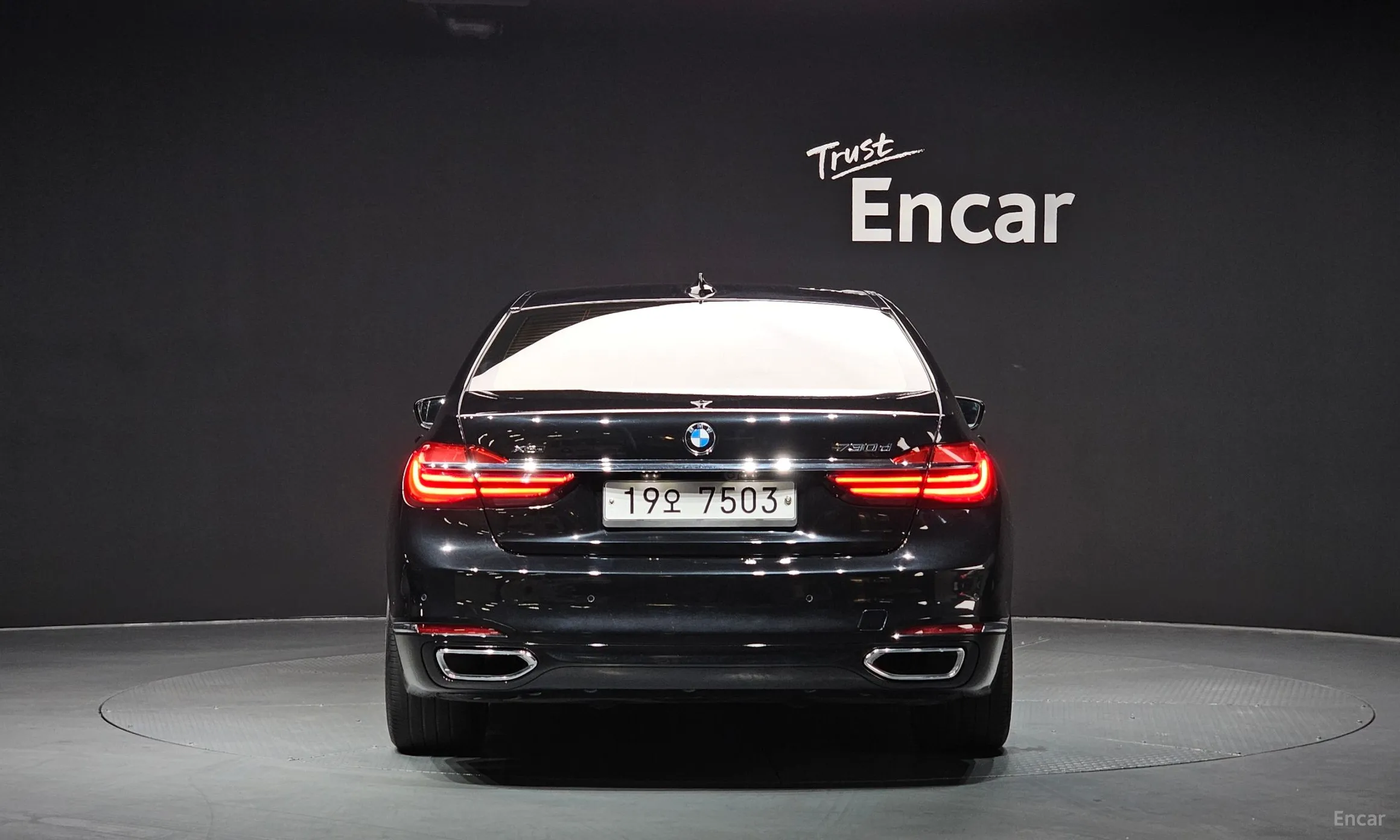 BMW 7 Series (G11) превью 4