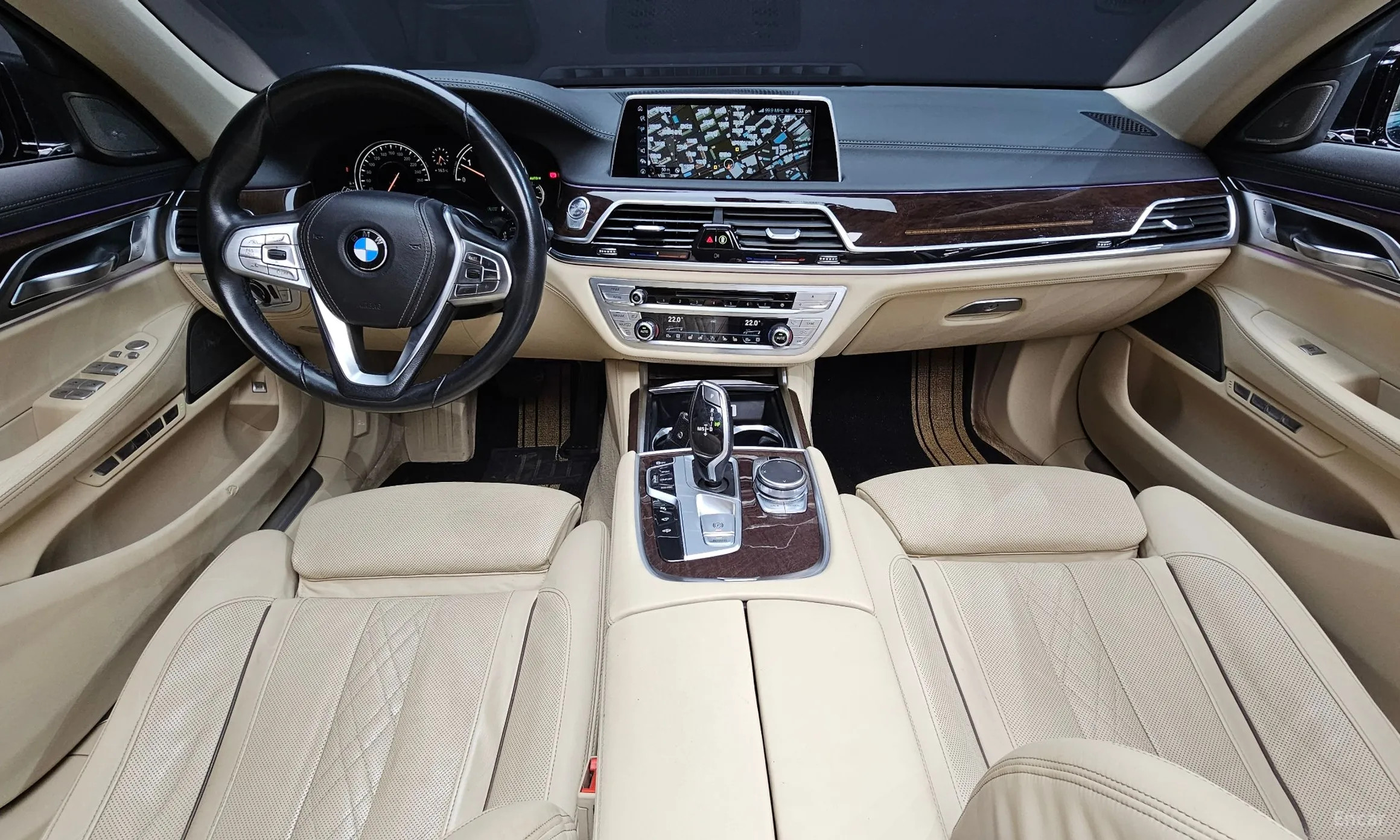 BMW 7 Series (G11) превью 7