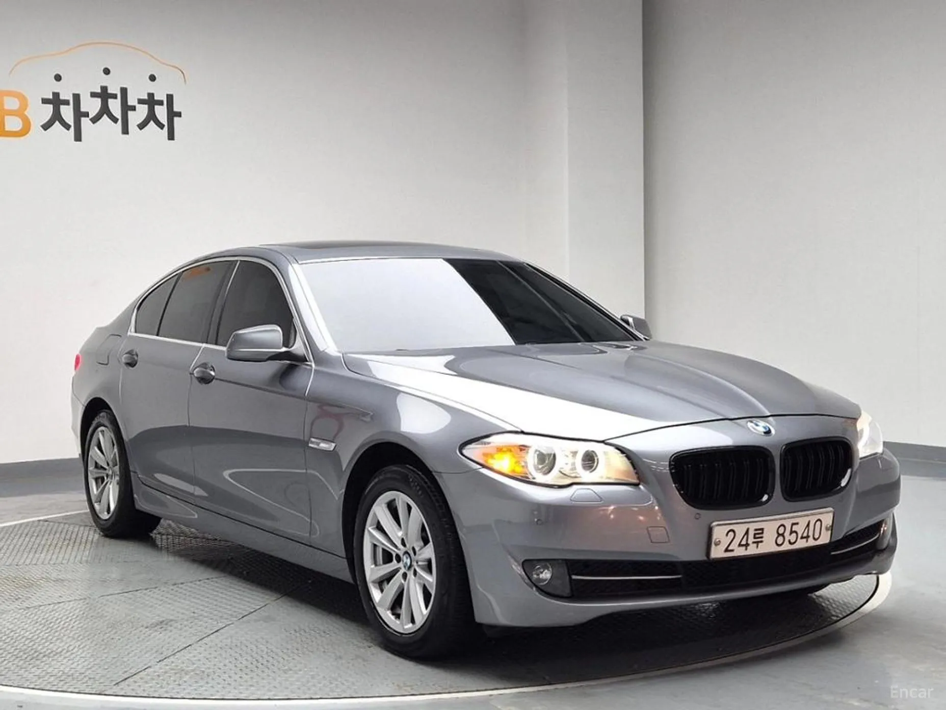 BMW 5 Series (F10) превью 3