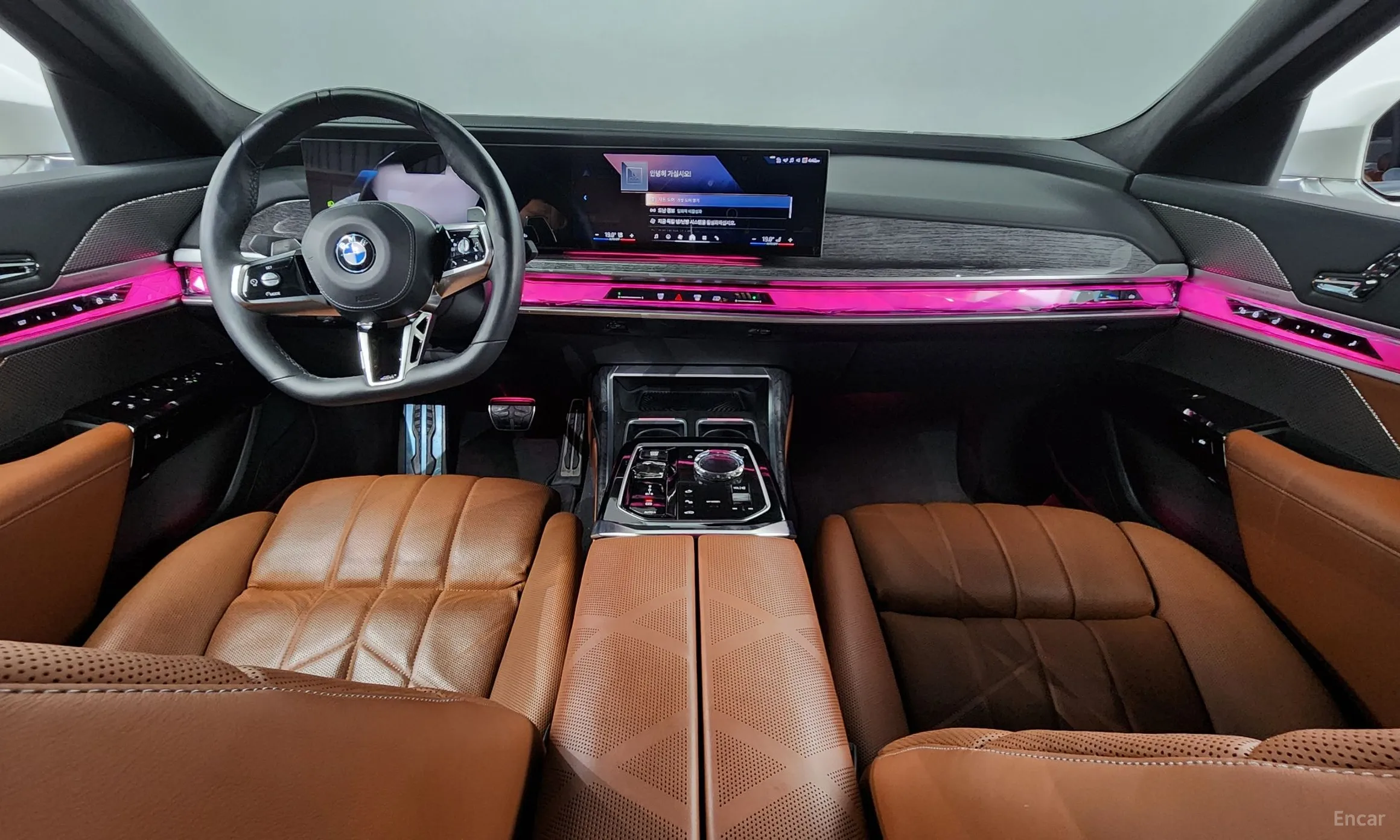 BMW 7 Series (G70) превью 4