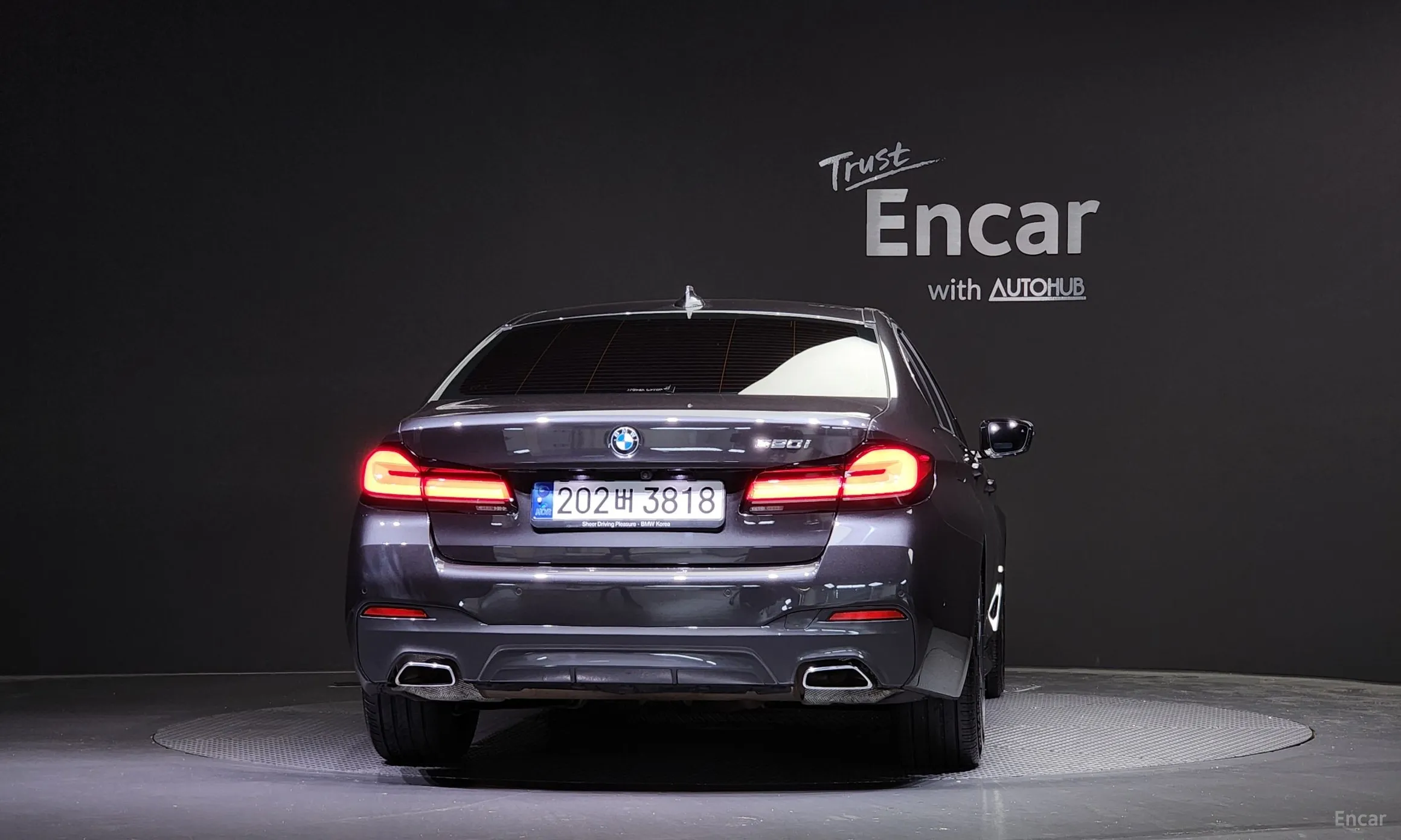 BMW 5 Series (G30) превью 3