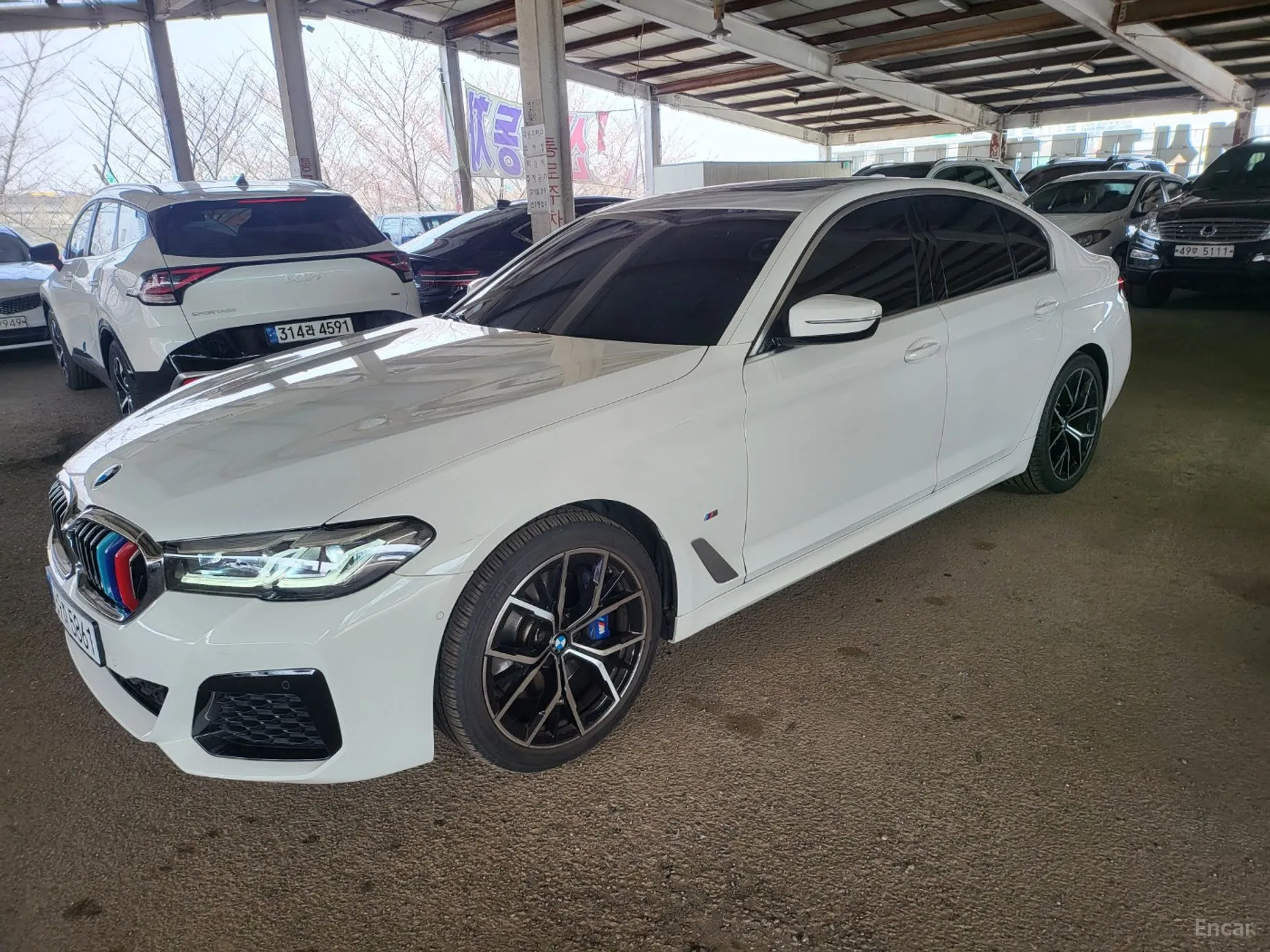 BMW 5 Series (G30) превью 2