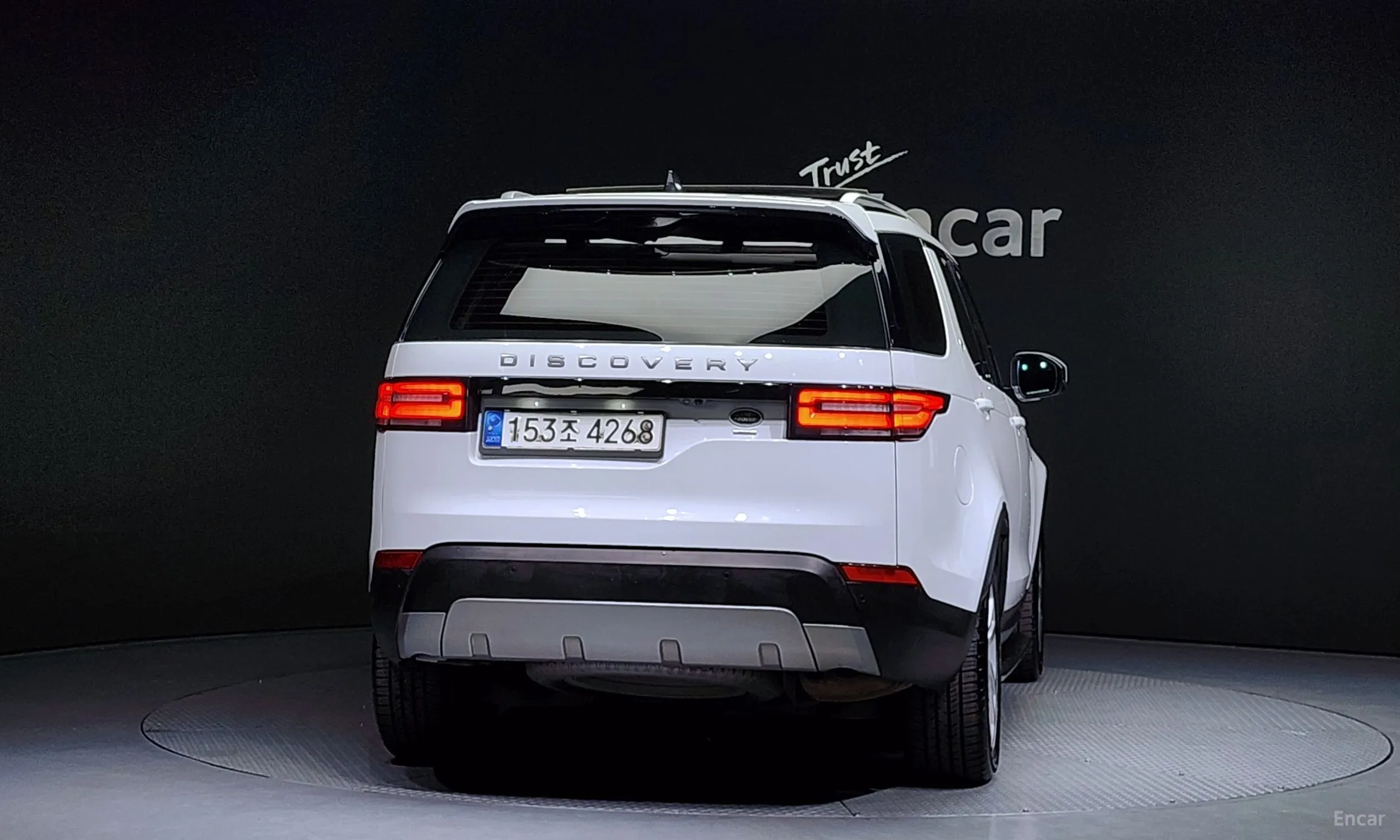 Land Rover Discovery 5 превью 3