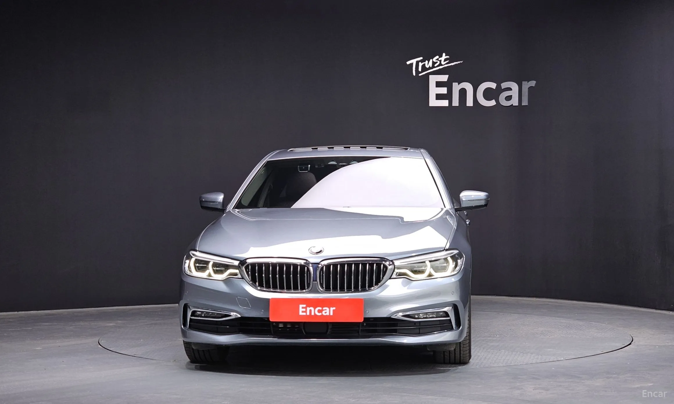 BMW 5 Series (G30) превью 2