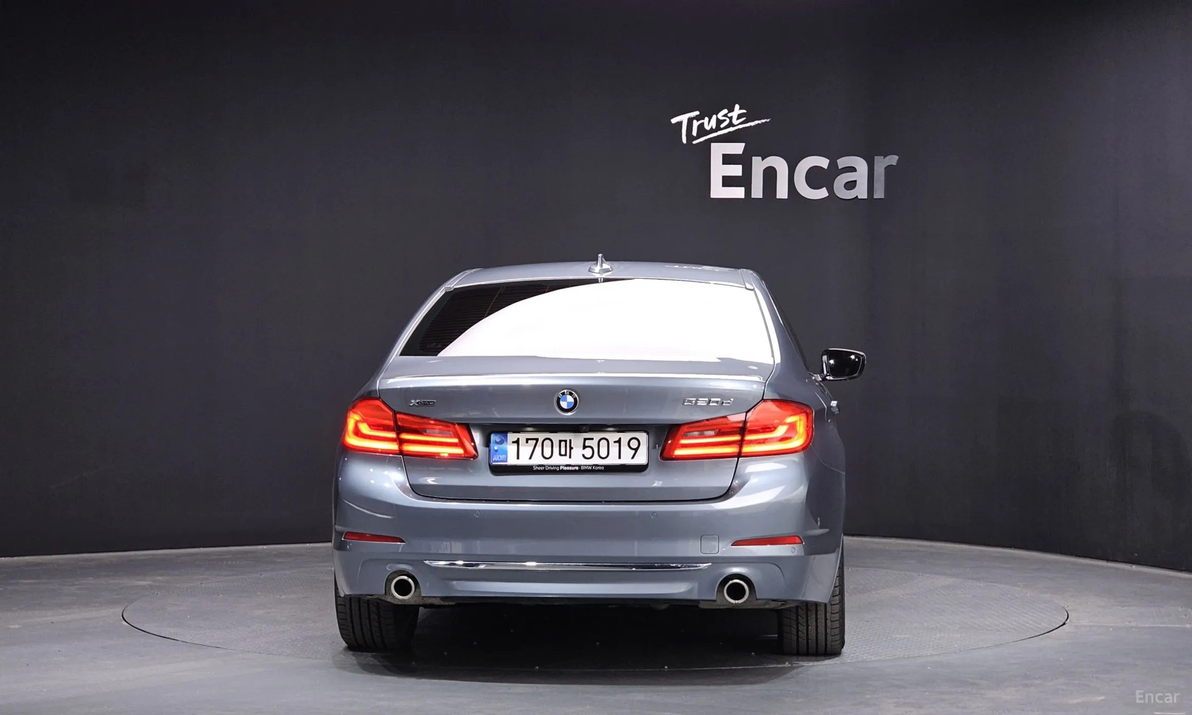 BMW 5 Series (G30) превью 3