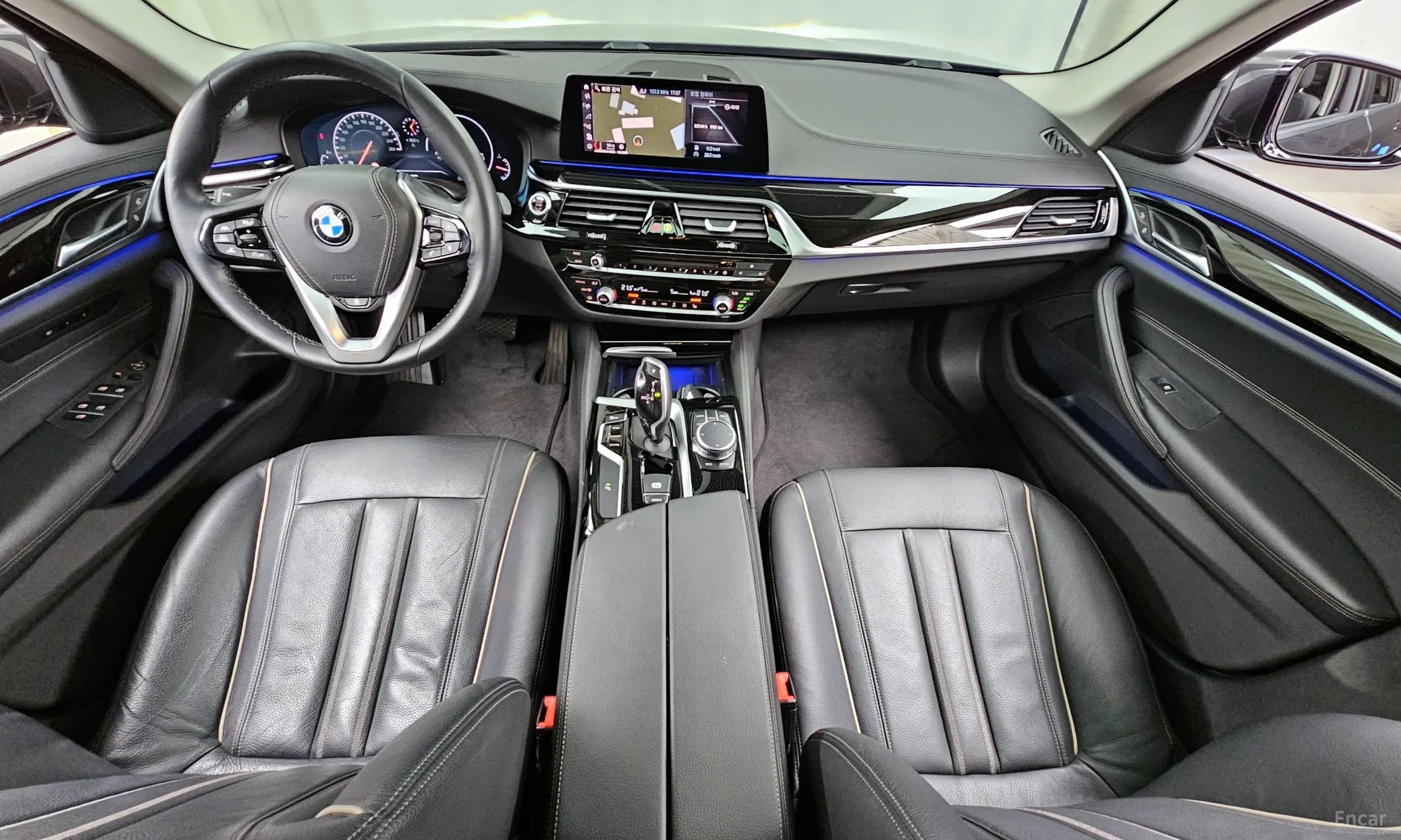 BMW 5 Series (G30) превью 4