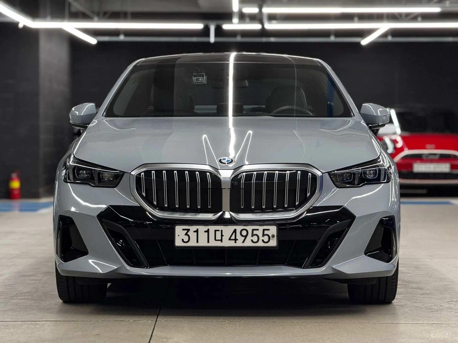 BMW 5 Series (G60) превью 2