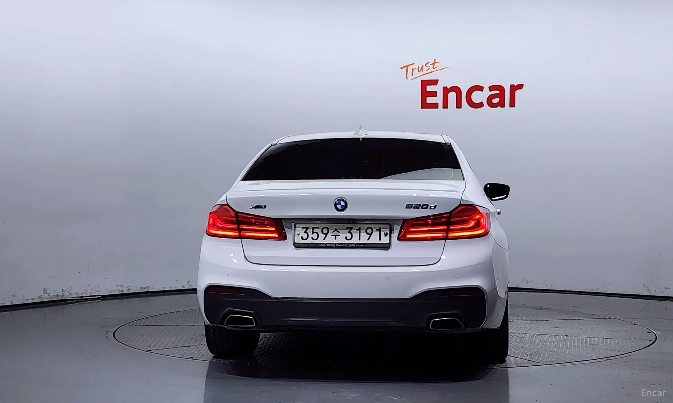 BMW 5 Series (G30) превью 3