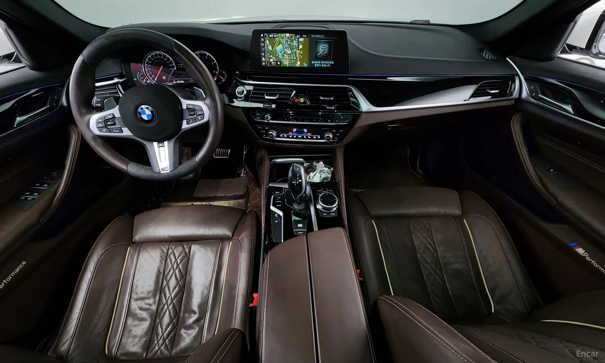 BMW 5 Series (G30) превью 4