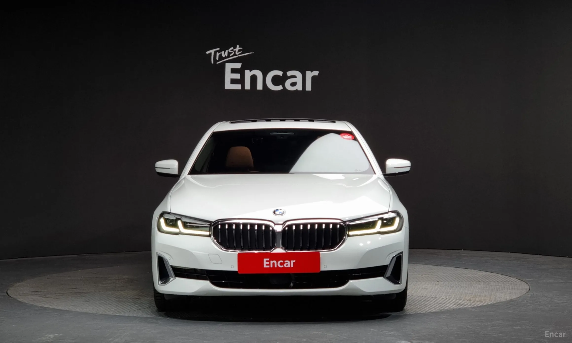 BMW 5 Series (G30) превью 2