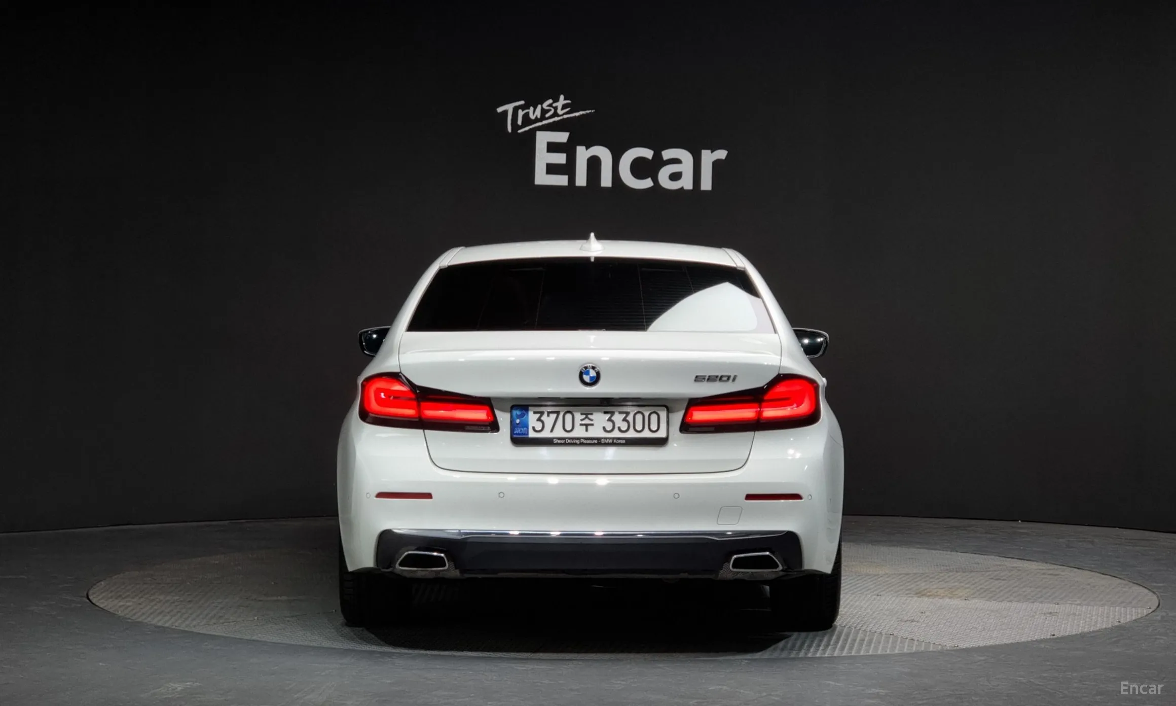 BMW 5 Series (G30) превью 3