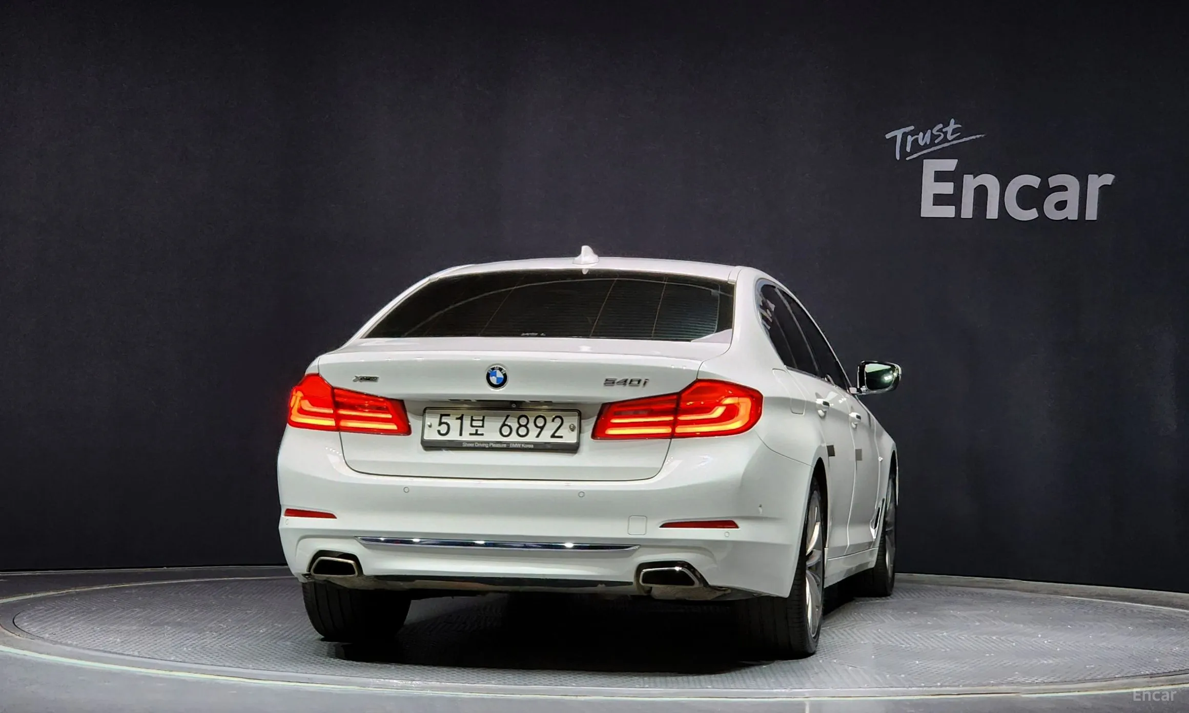 BMW 5 Series (G30) превью 3
