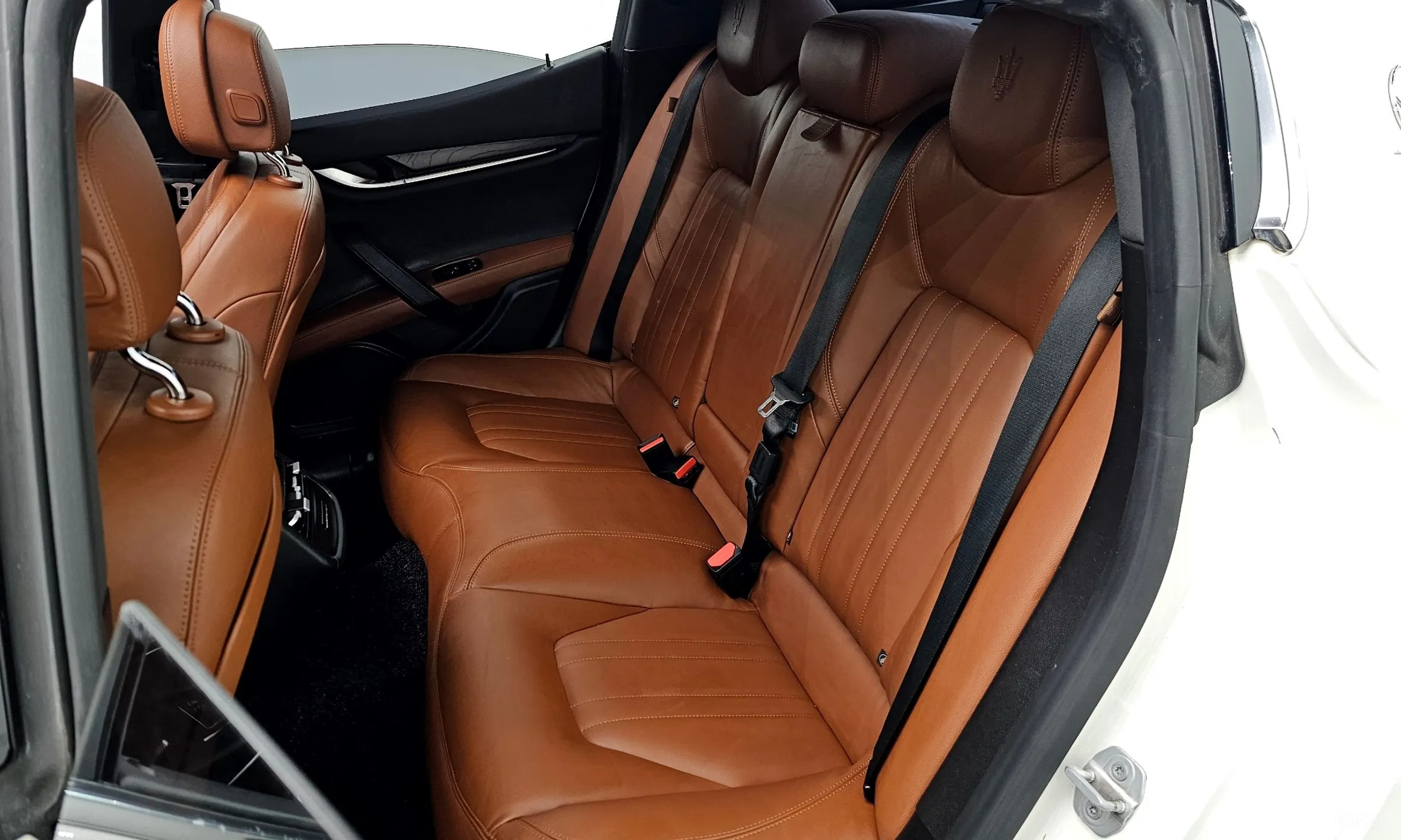 Maserati Ghibli превью 12