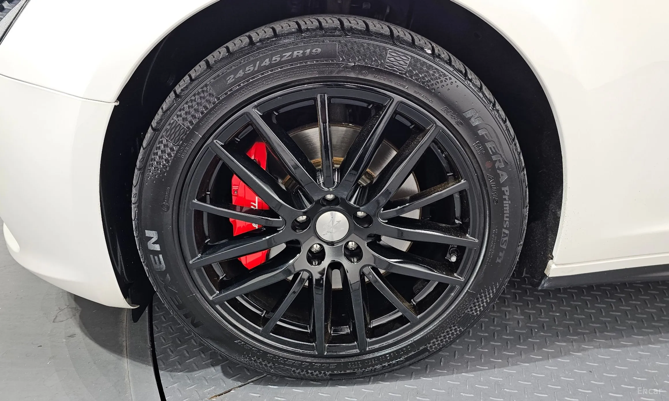 Maserati Ghibli превью 5