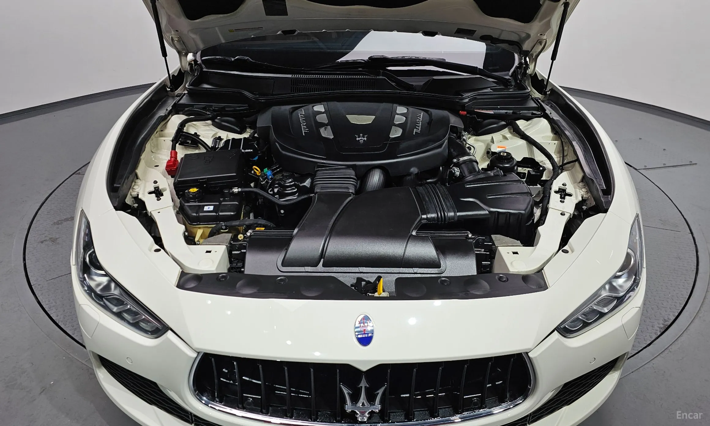 Maserati Ghibli превью 6