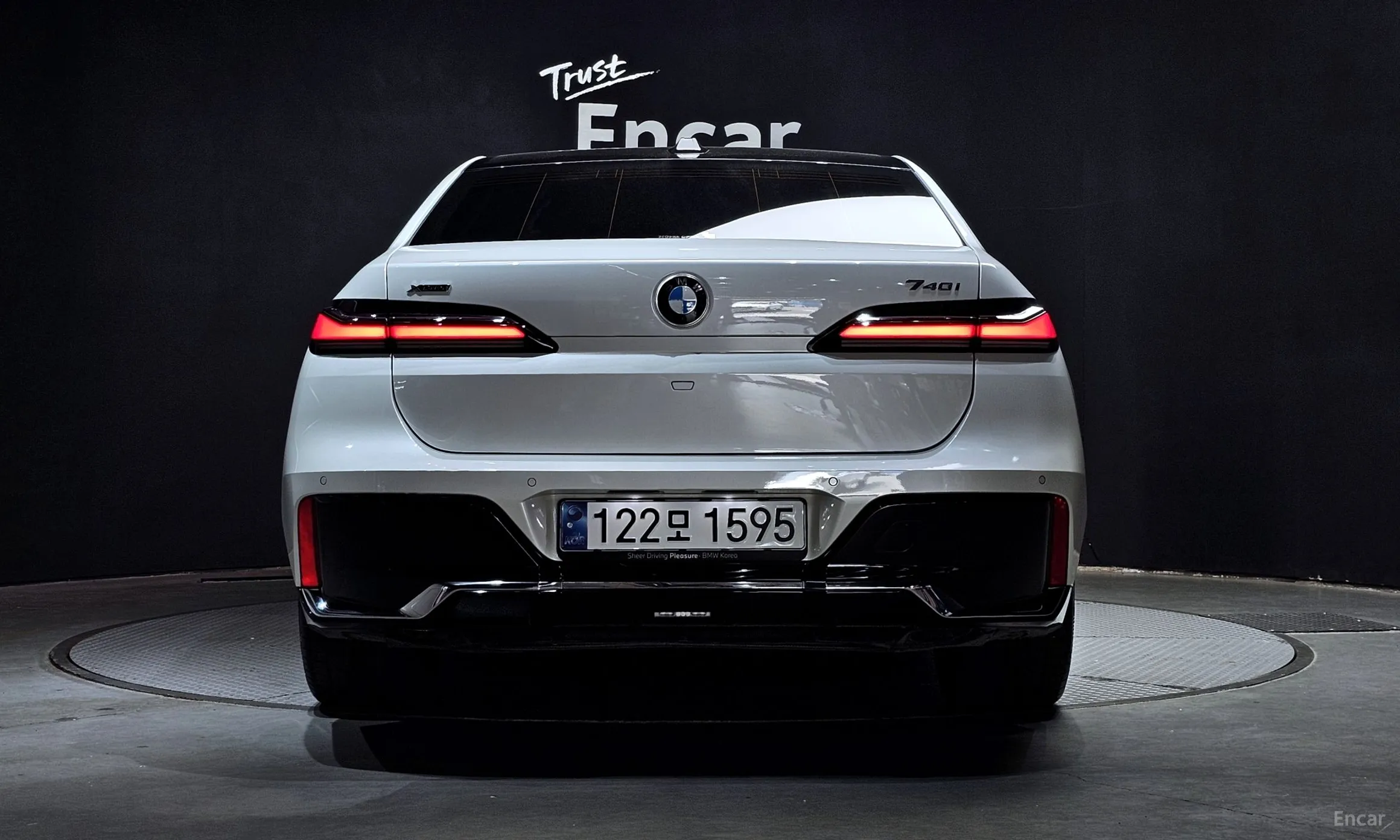 BMW 7 Series (G70) превью 3