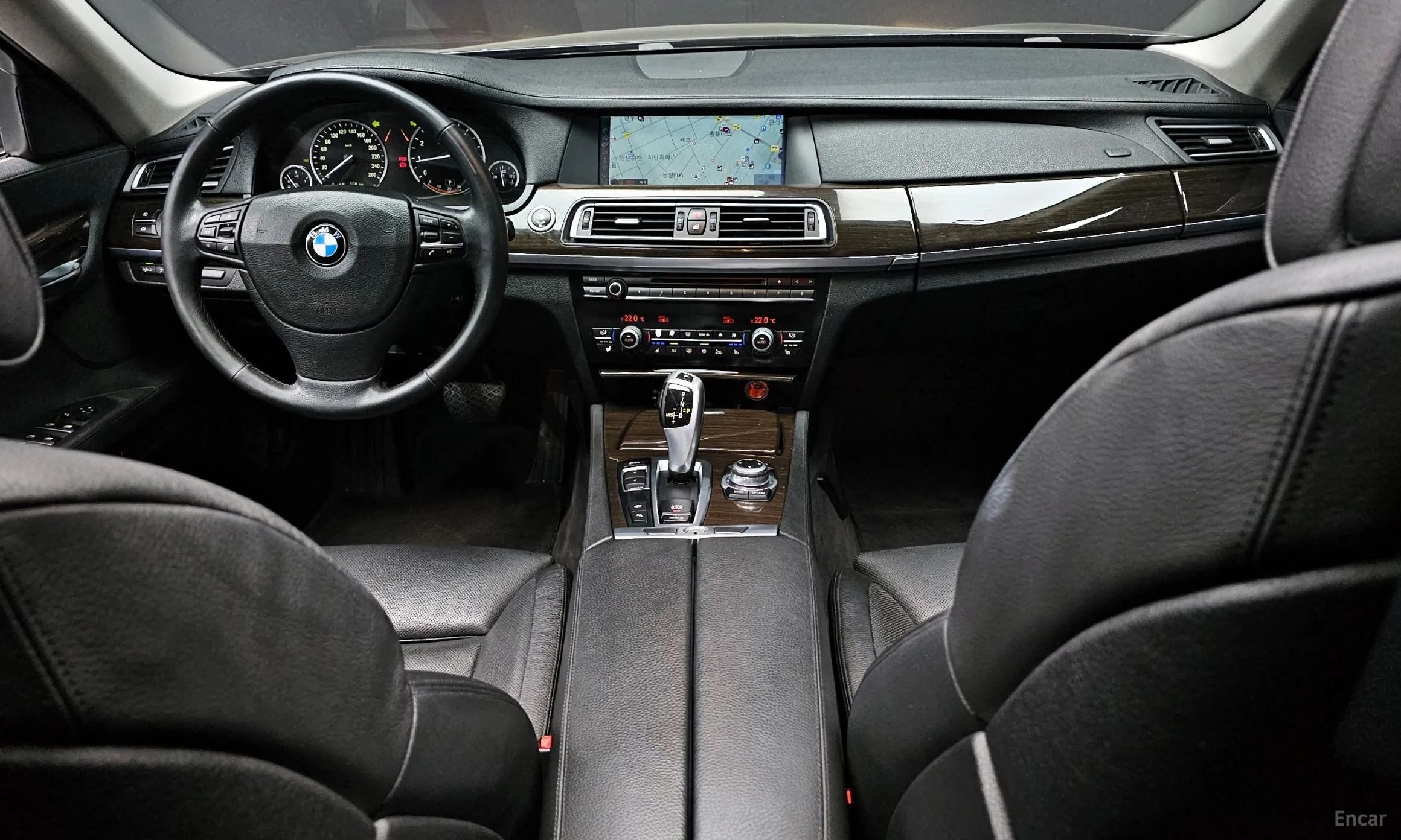 BMW 7 Series (F01) превью 4