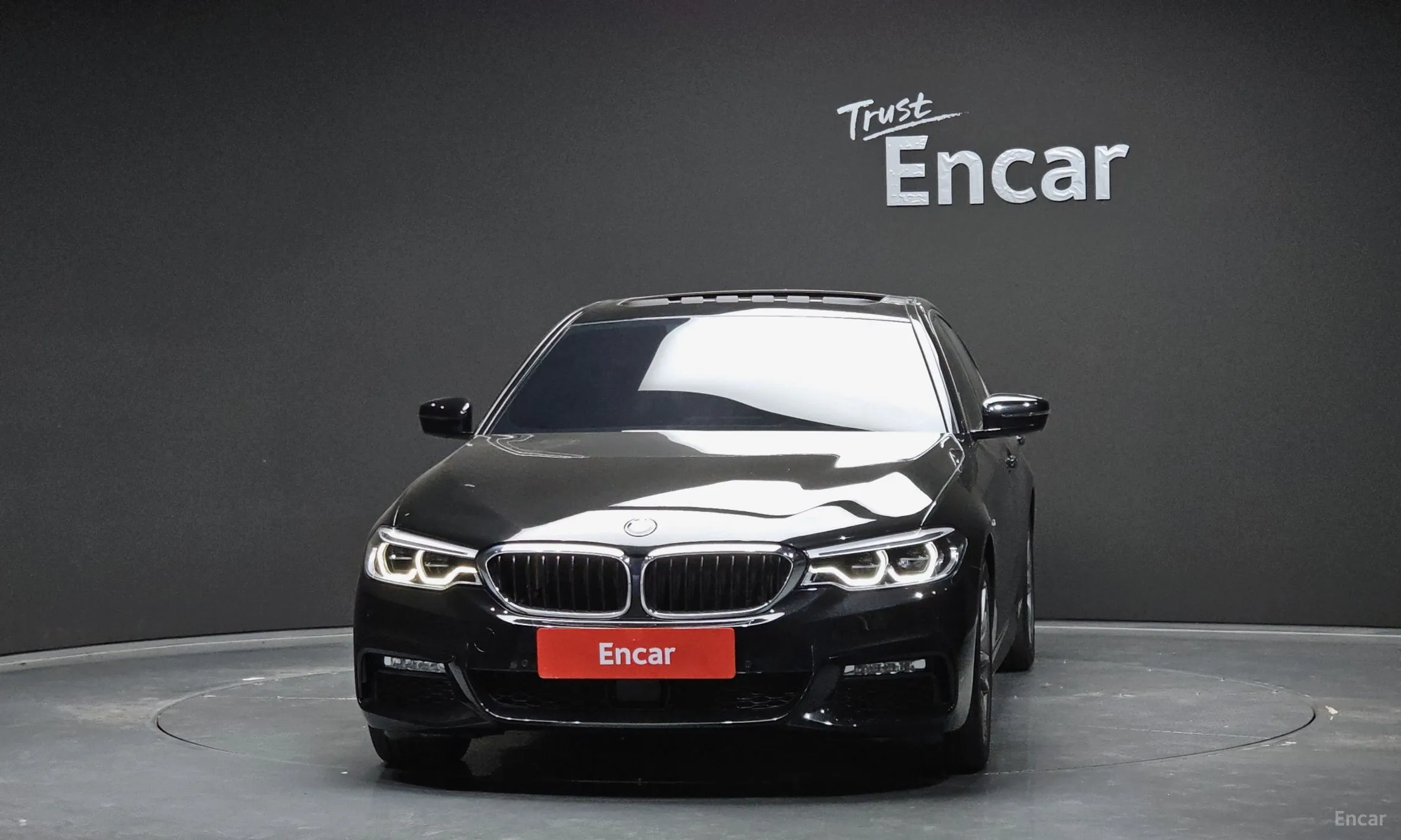 BMW 5 Series (G30) превью 2