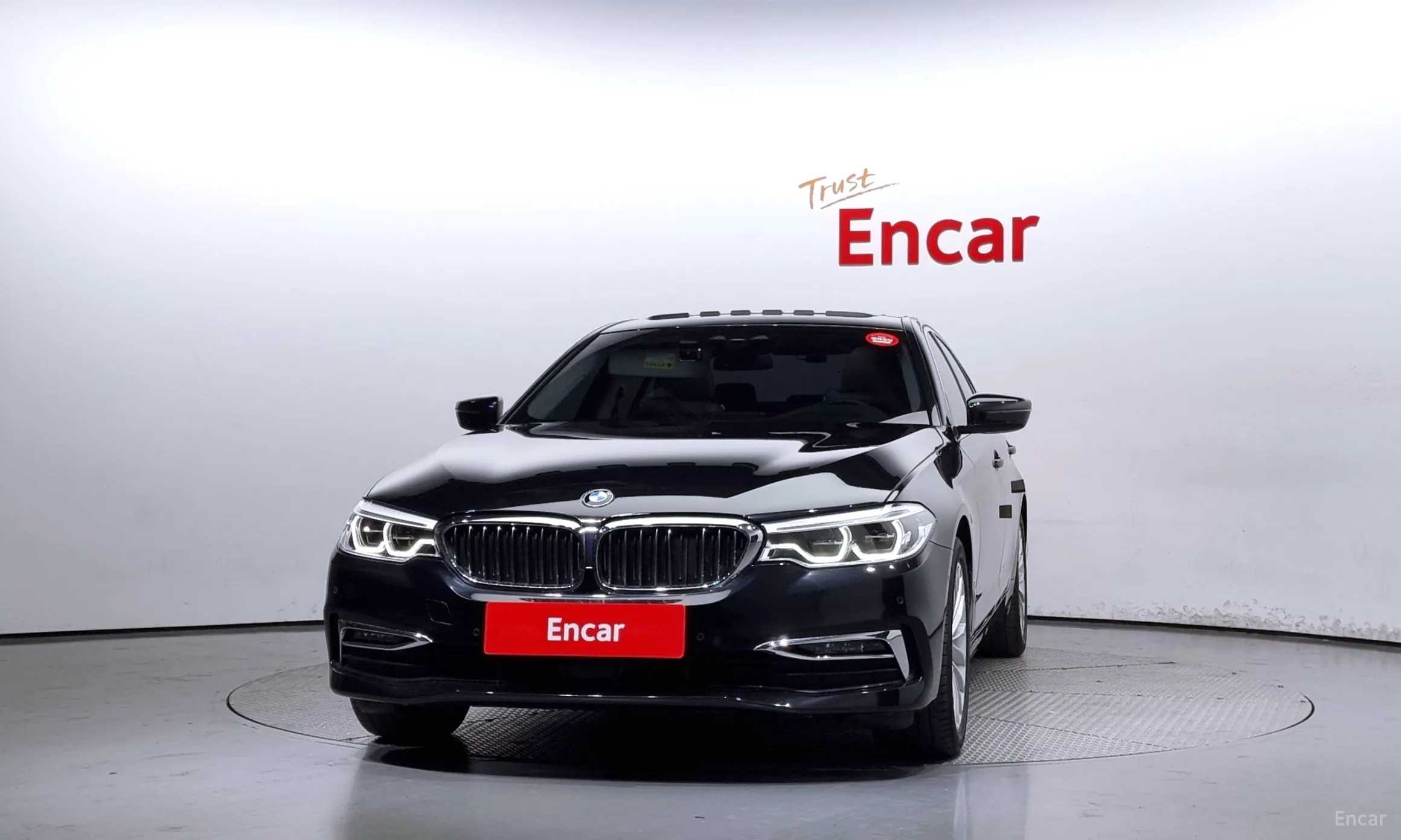 BMW 5 Series (G30) превью 2