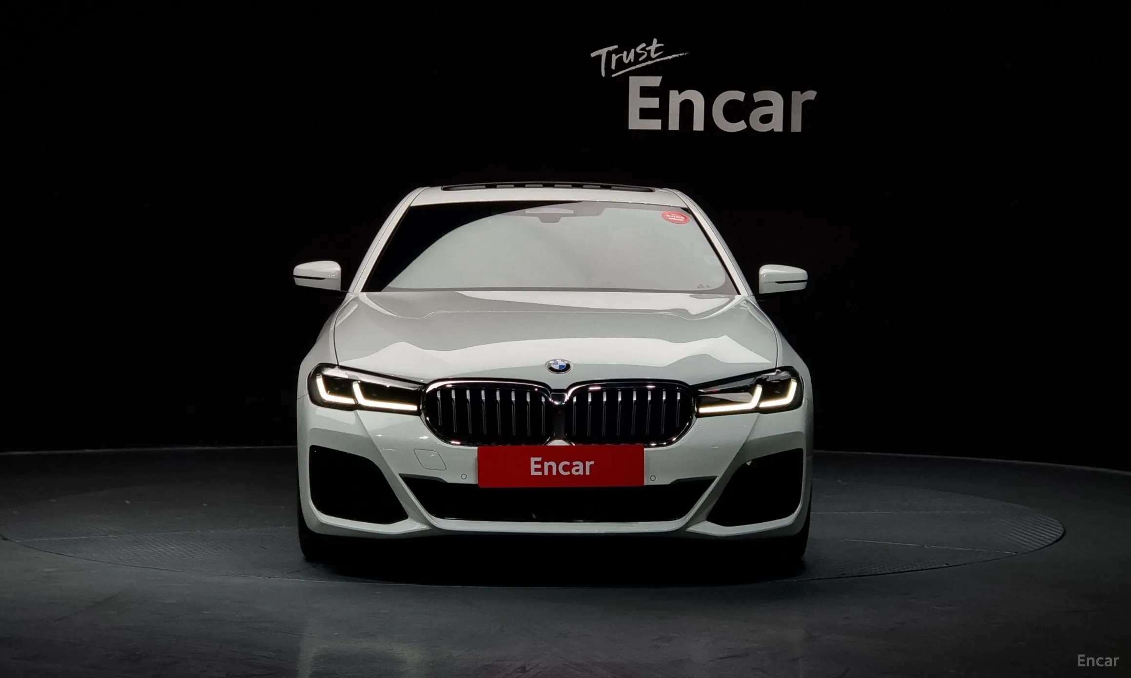 BMW 5 Series (G30) превью 2