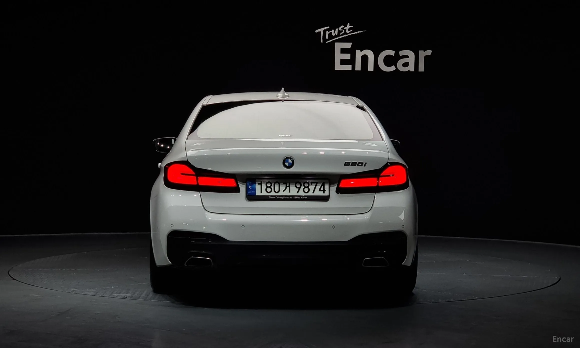 BMW 5 Series (G30) превью 3