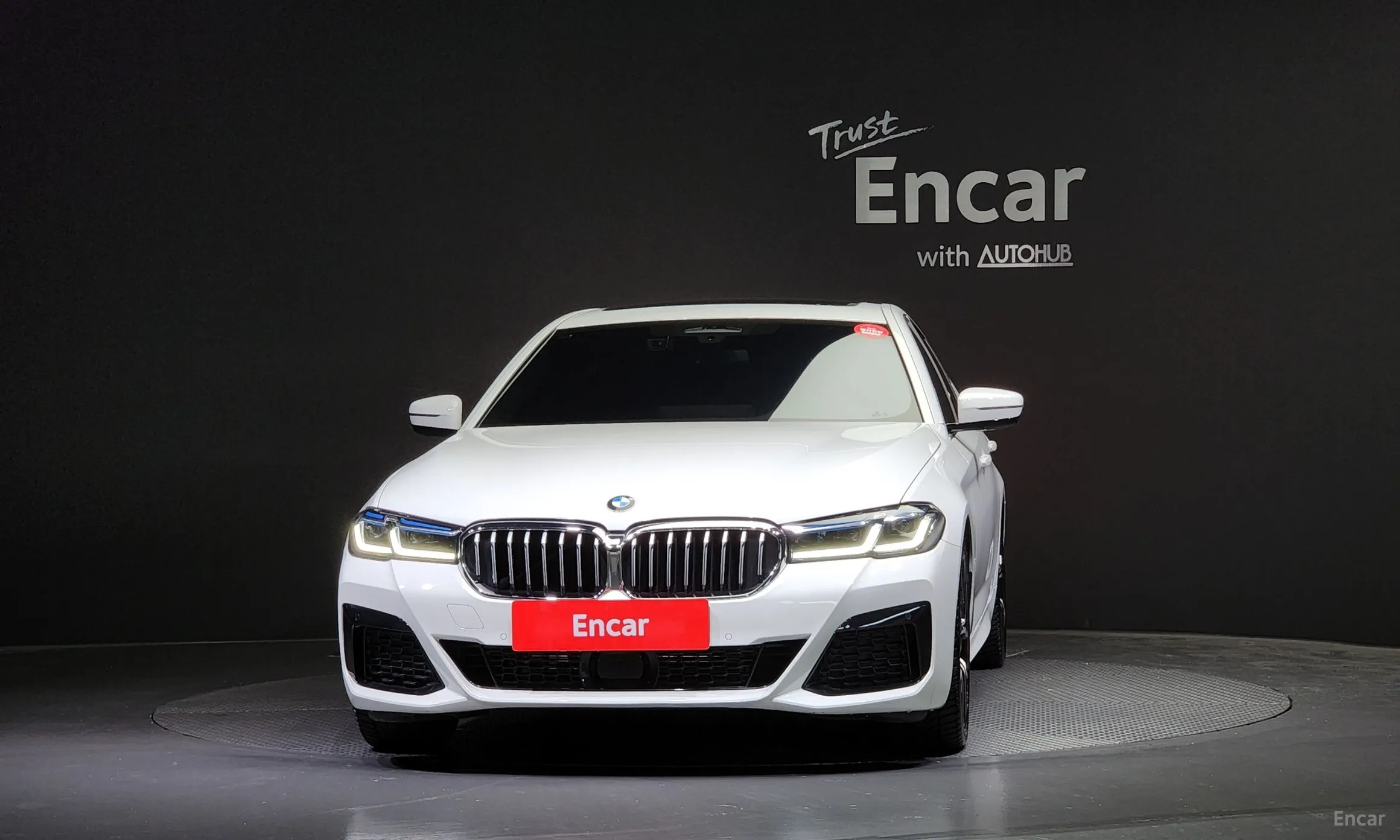 BMW 5 Series (G30) превью 2