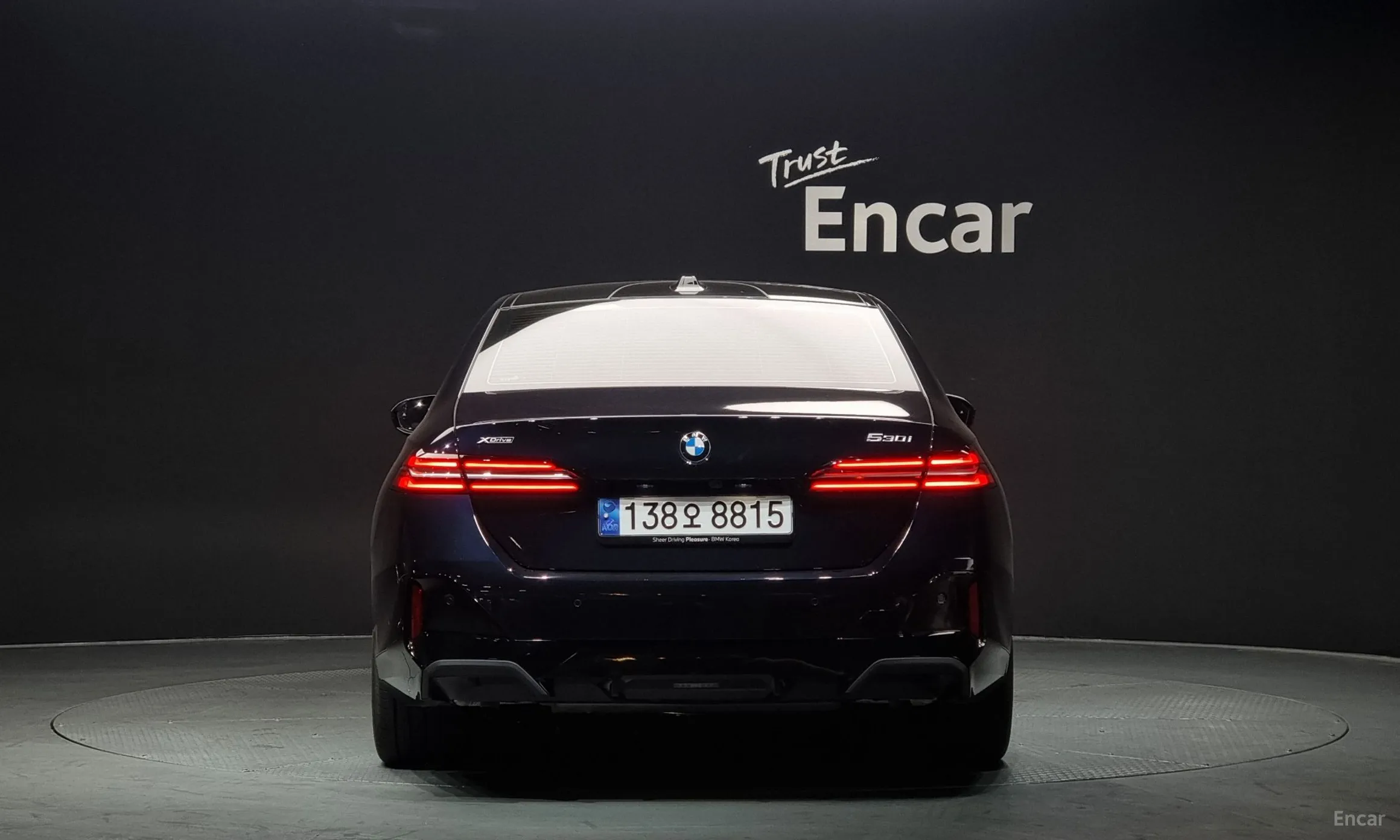 BMW 5 Series (G60) превью 3