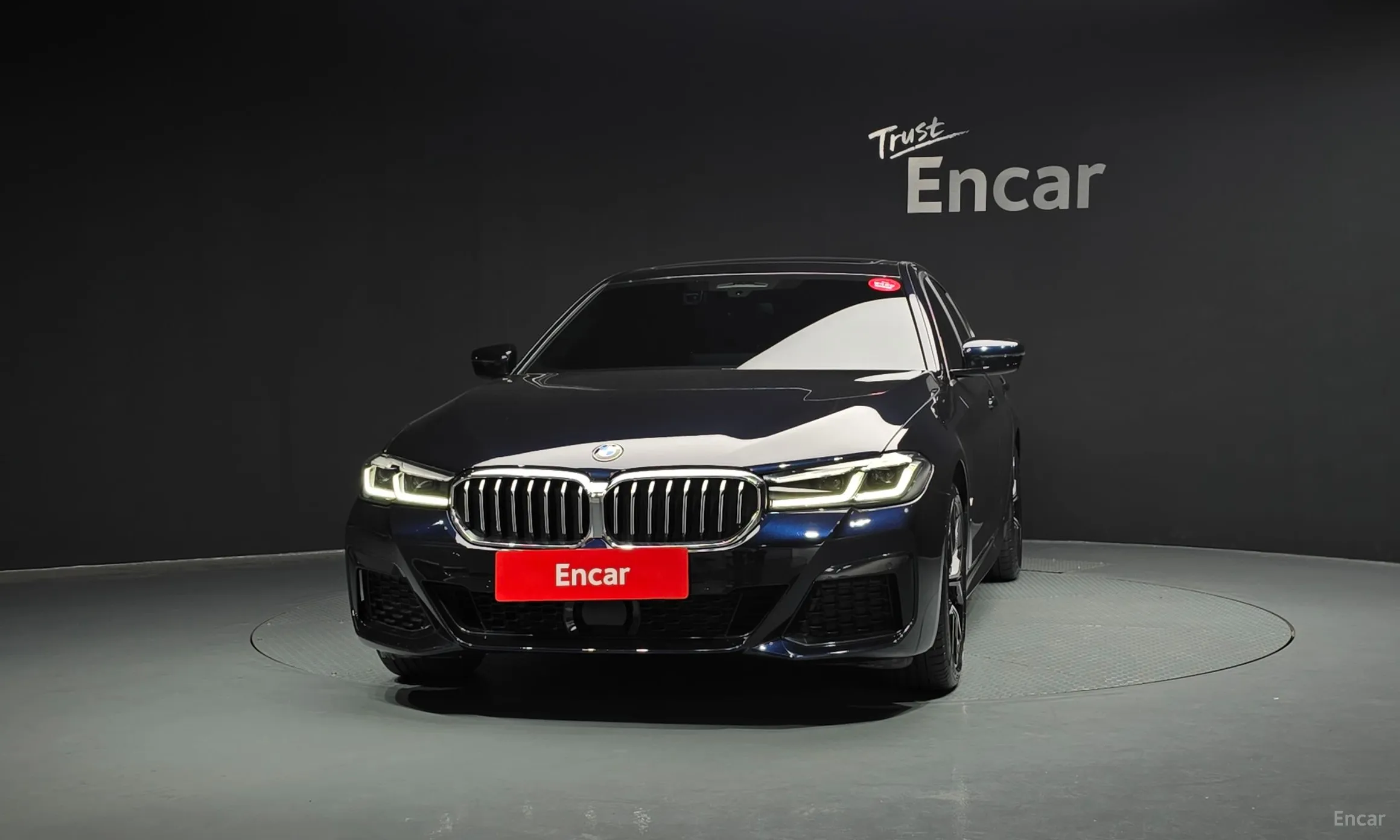 BMW 5 Series (G30) превью 2