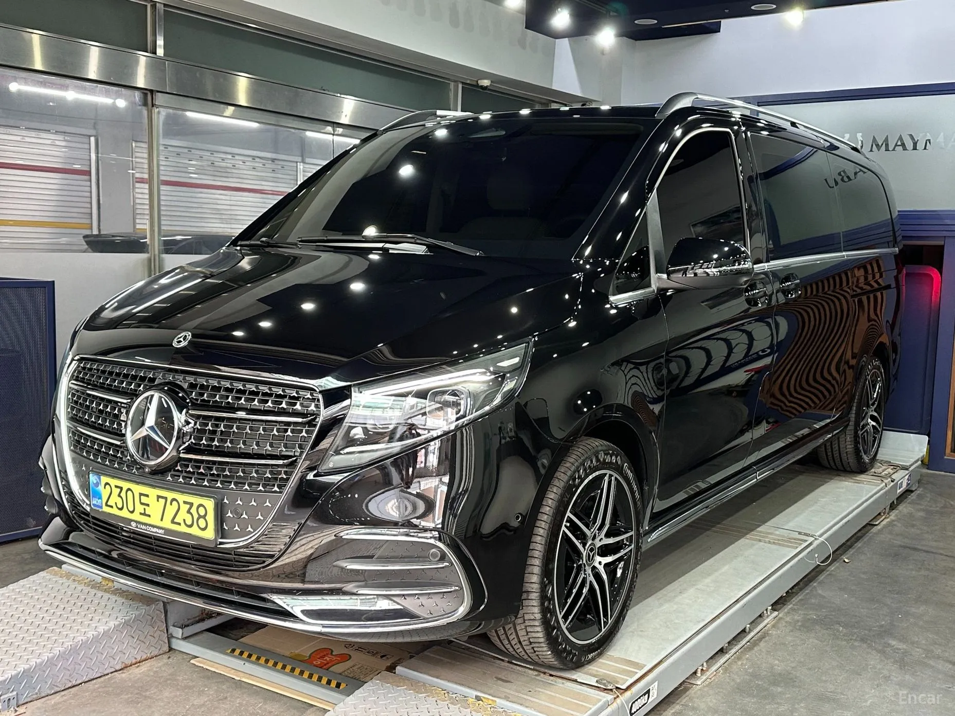 Mercedes Benz V-Class
