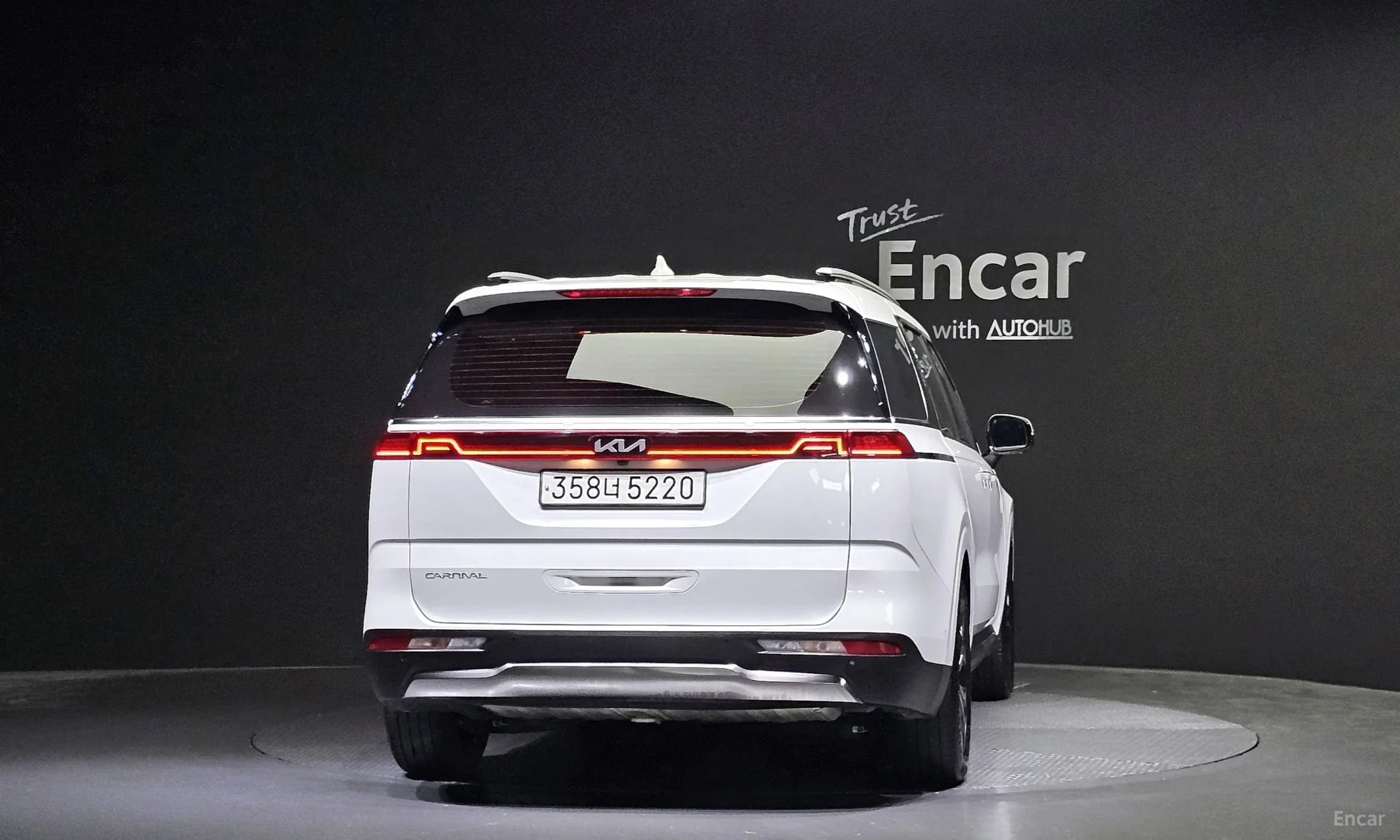Kia Carnival Gen 4 превью 3
