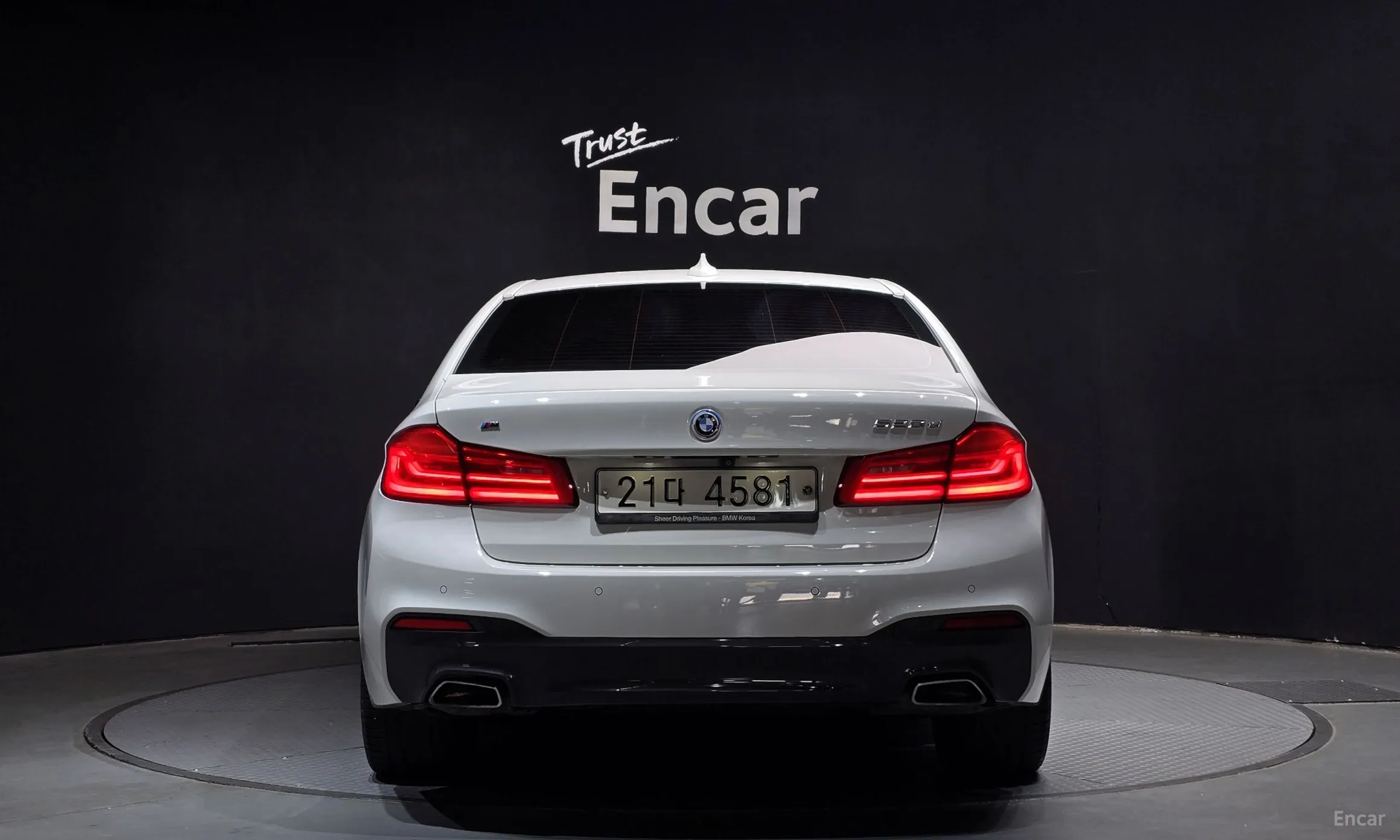 BMW 5 Series (G30) превью 3