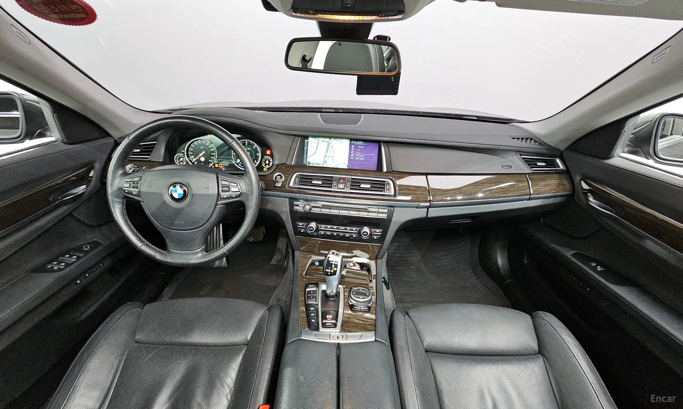 BMW 7 Series (F01) превью 4
