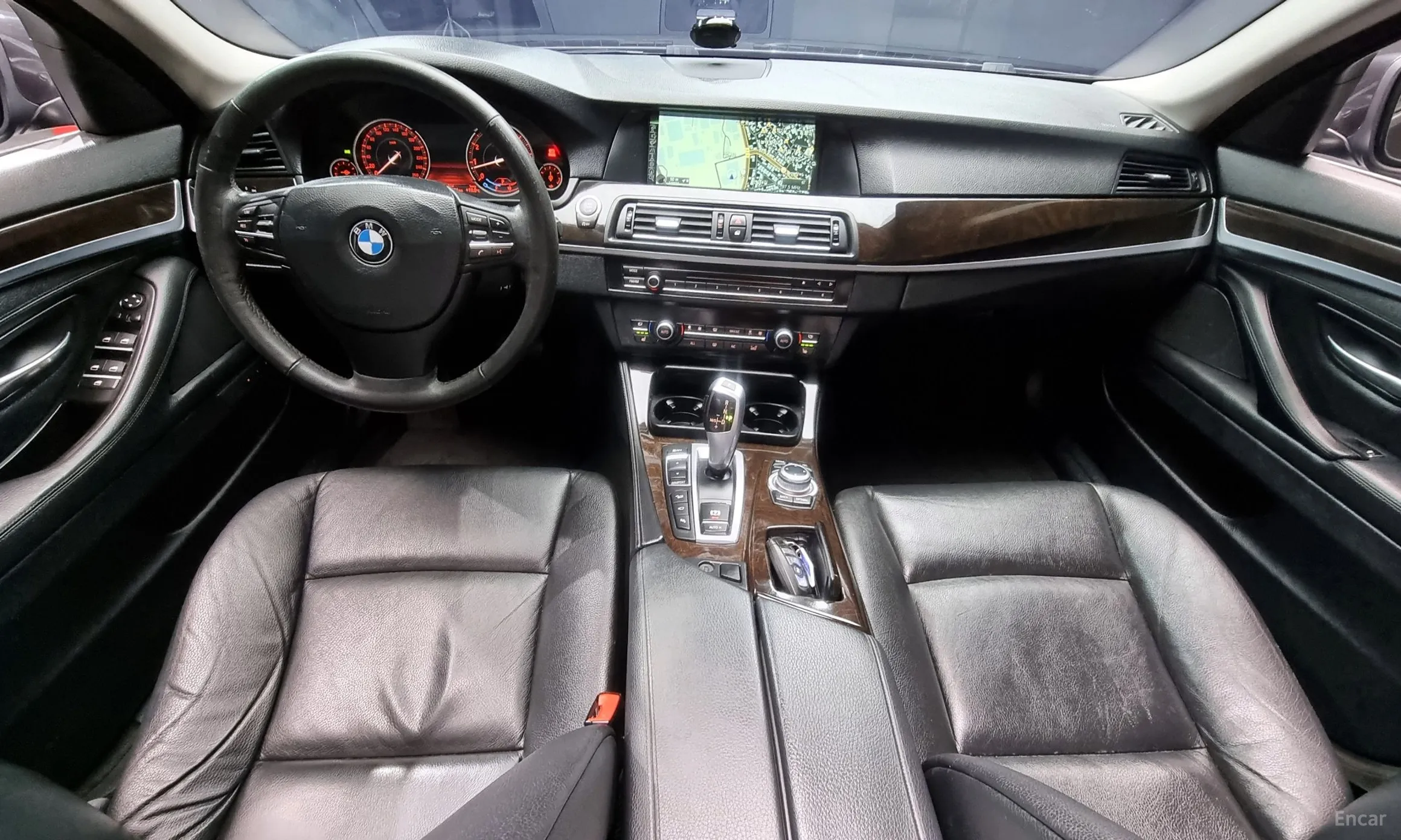 BMW 5 Series (F10) превью 4