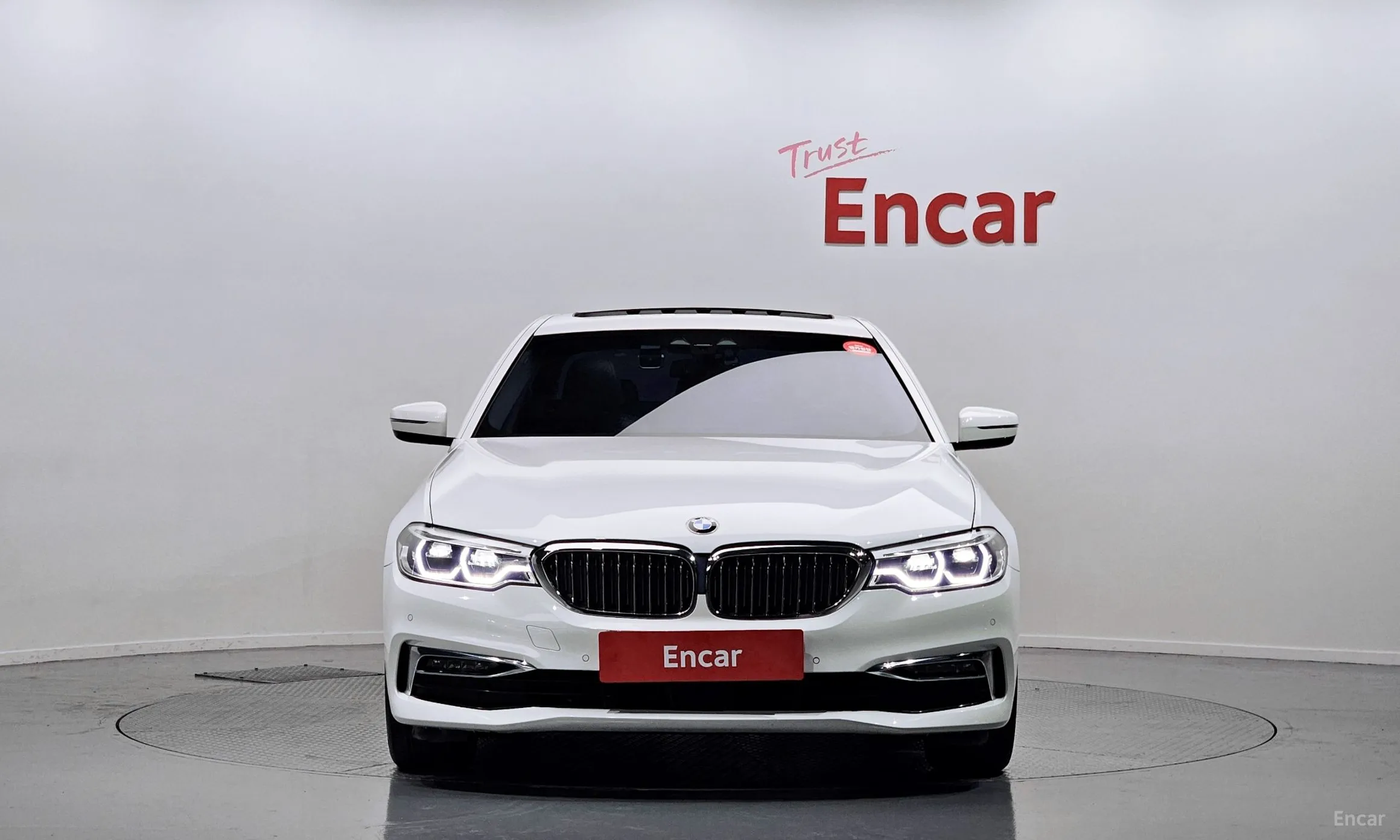 BMW 5 Series (G30) превью 2