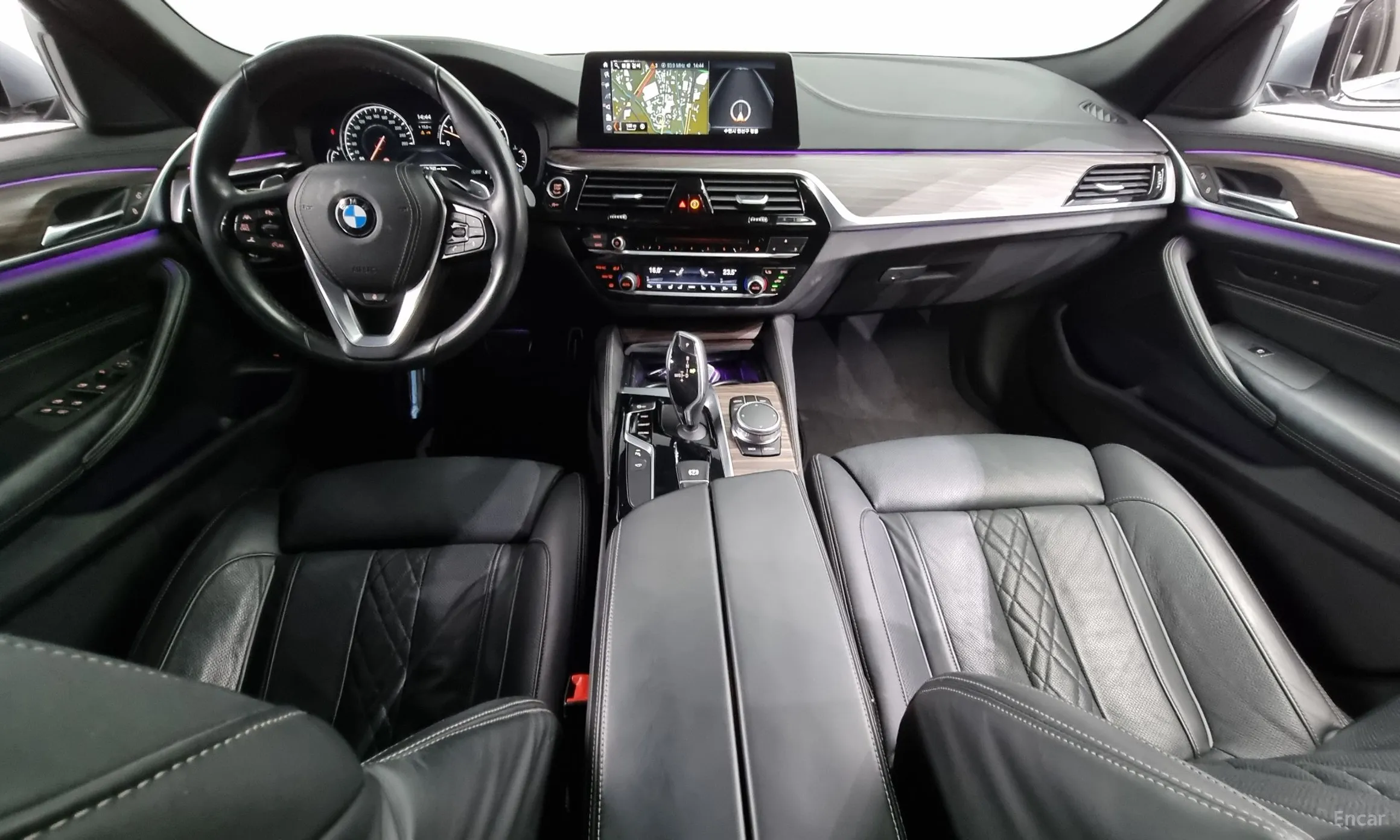 BMW 5 Series (G30) превью 4