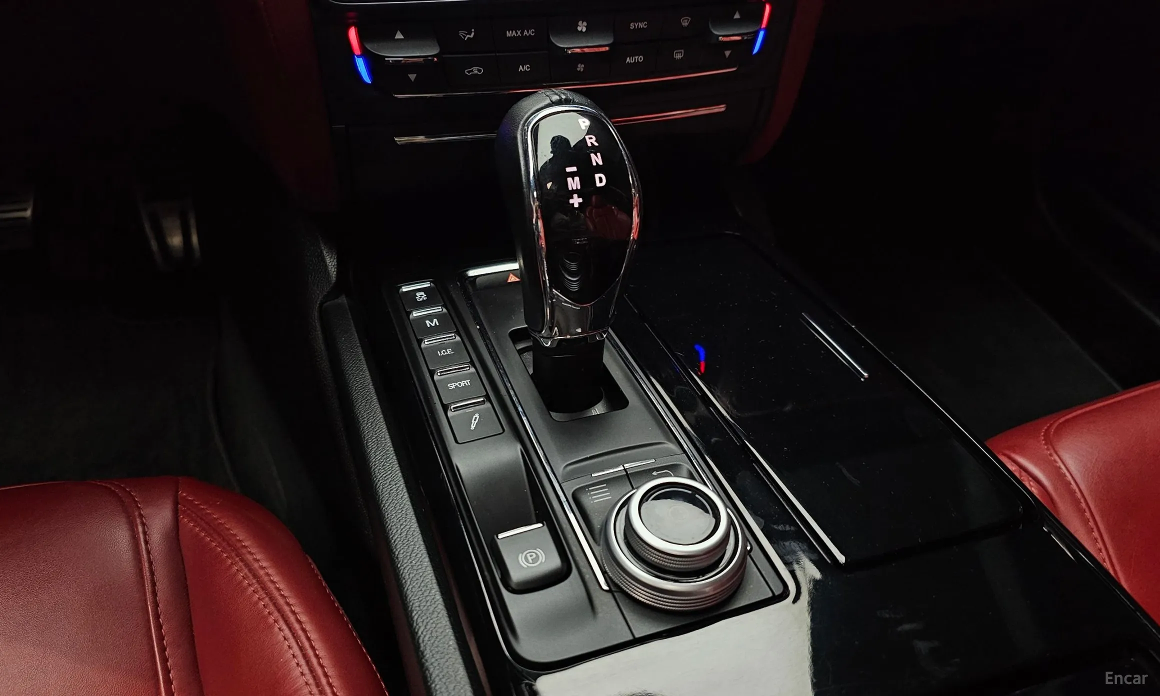 Maserati Quattroporte превью 9