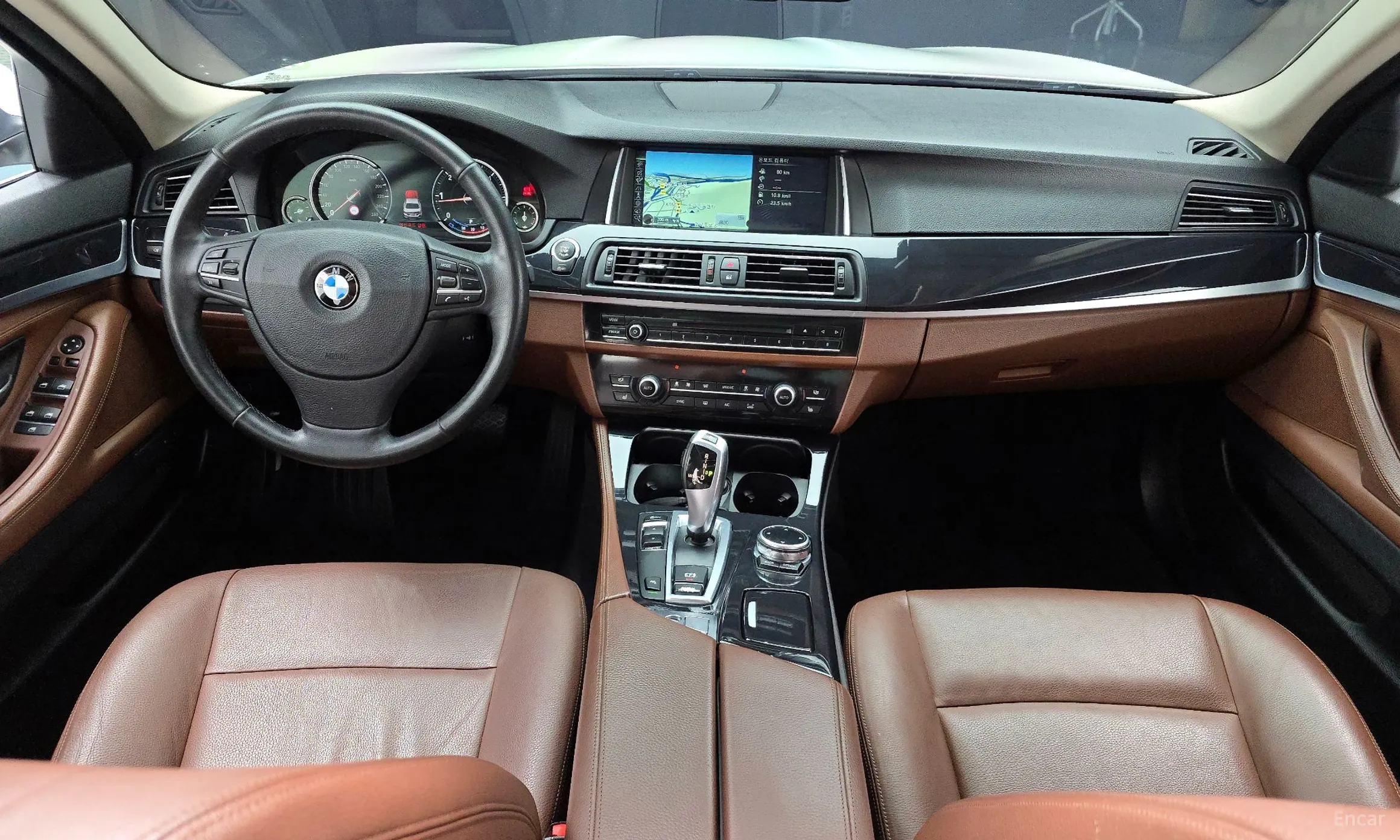 BMW 5 Series (F10) превью 4