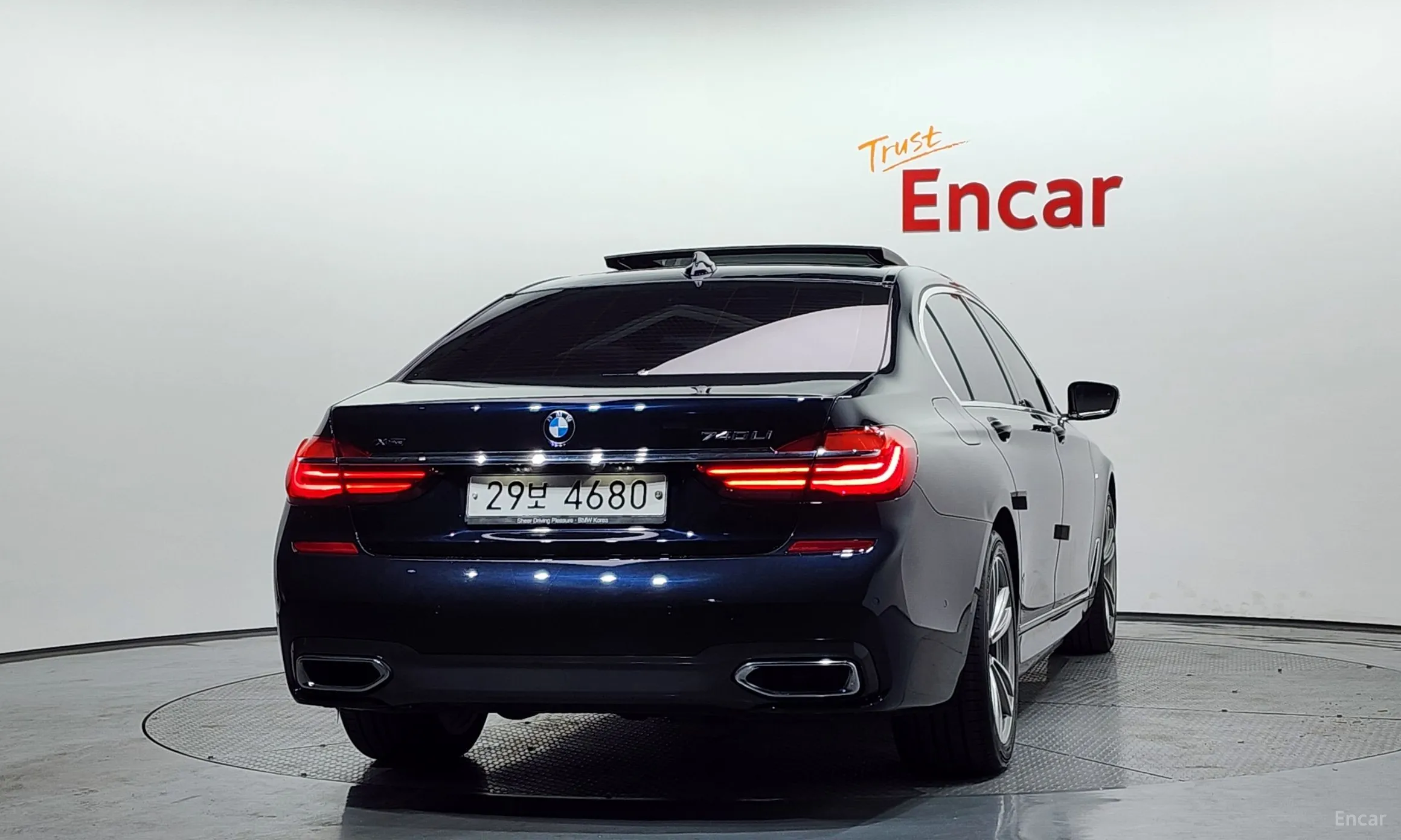 BMW 7 Series (G11) превью 3