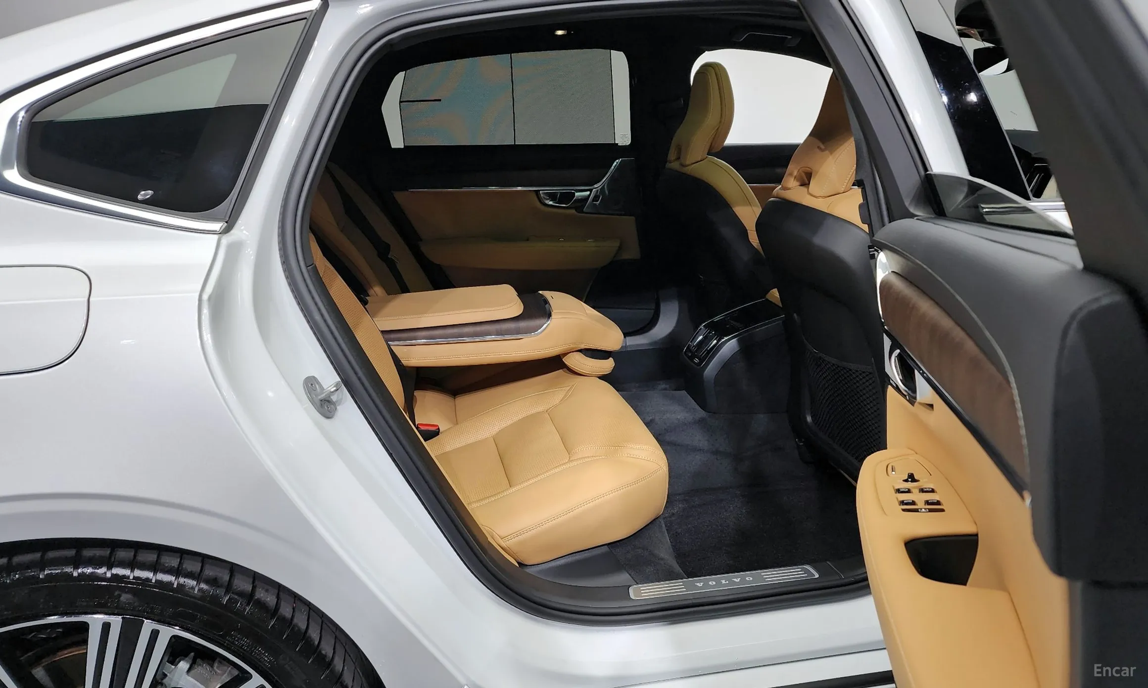 Volvo S90 превью 12