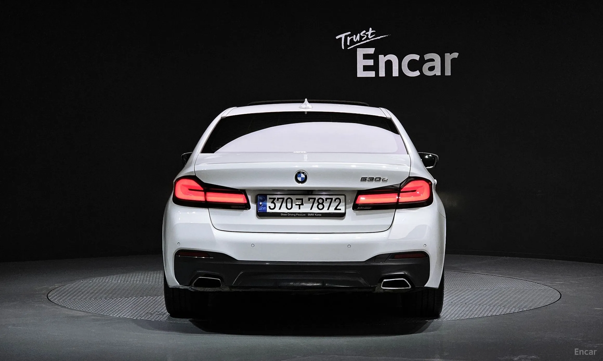 BMW 5 Series (G30) превью 3