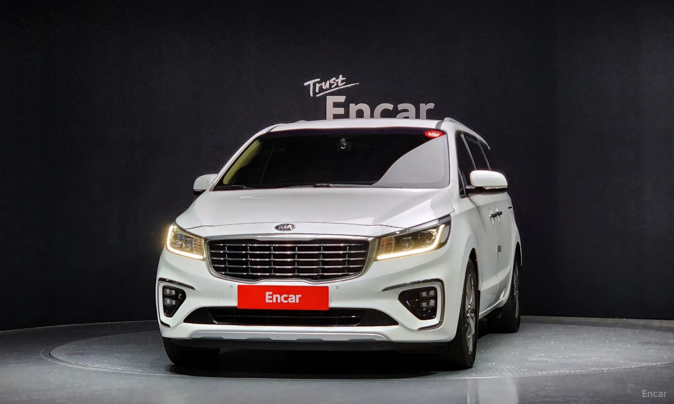 Kia Carnival превью 2