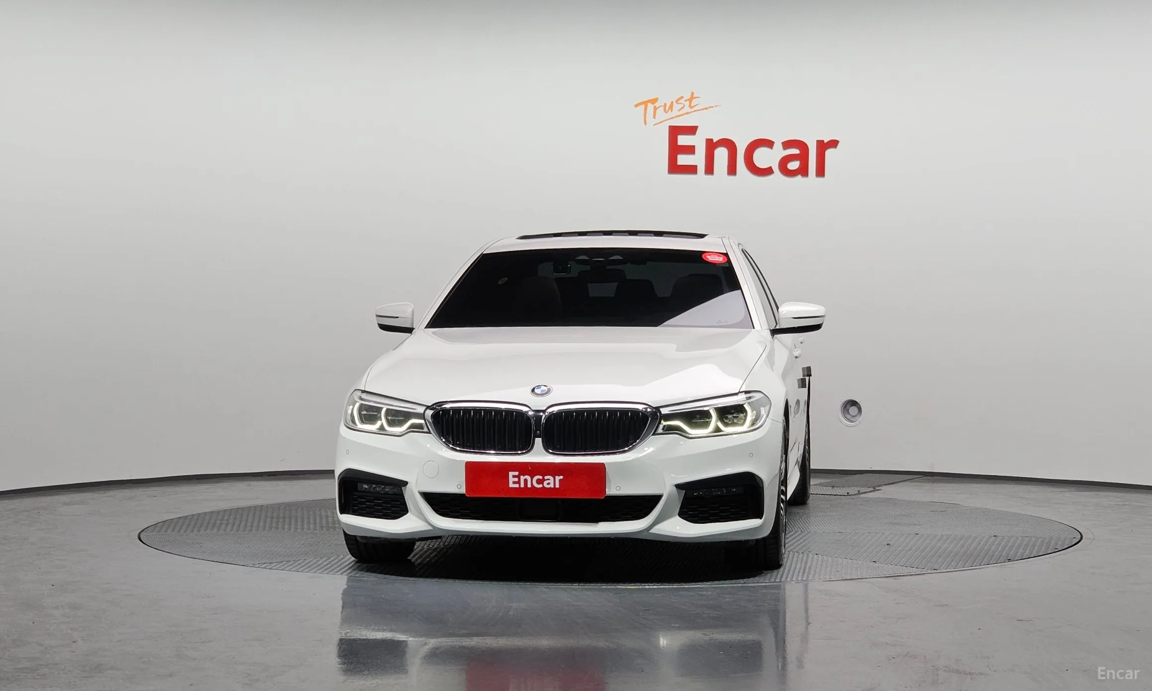 BMW 5 Series (G30) превью 2