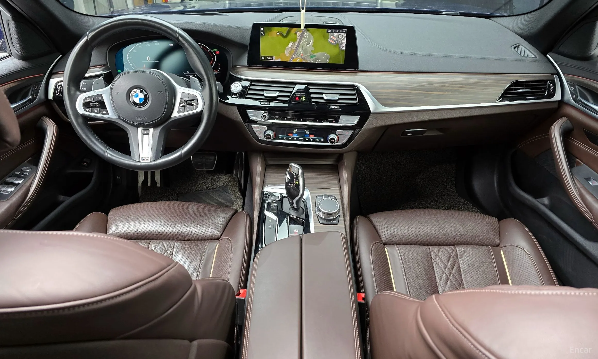 BMW 5 Series (G30) превью 4