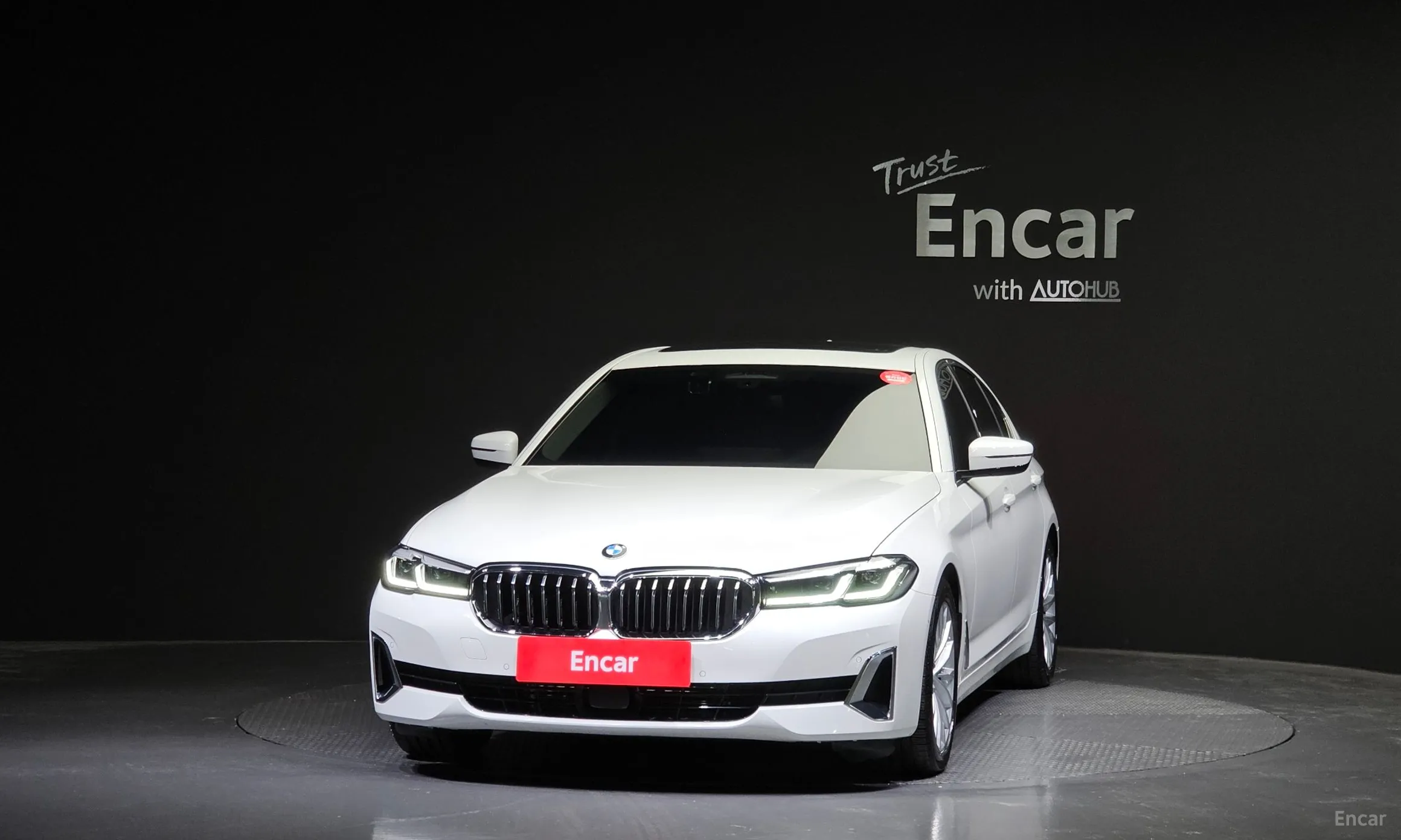 BMW 5 Series (G30) превью 2