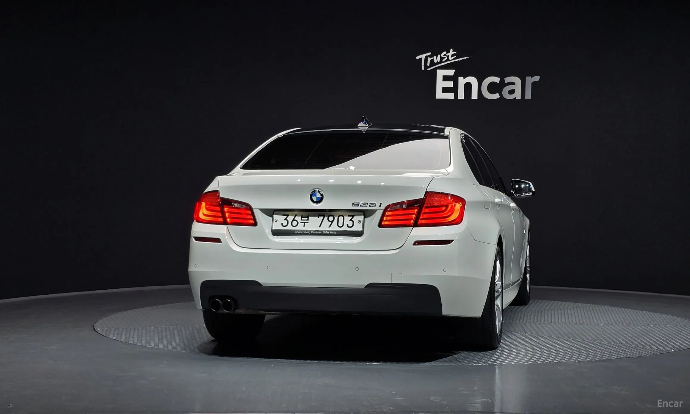 BMW 5 Series (F10) превью 3