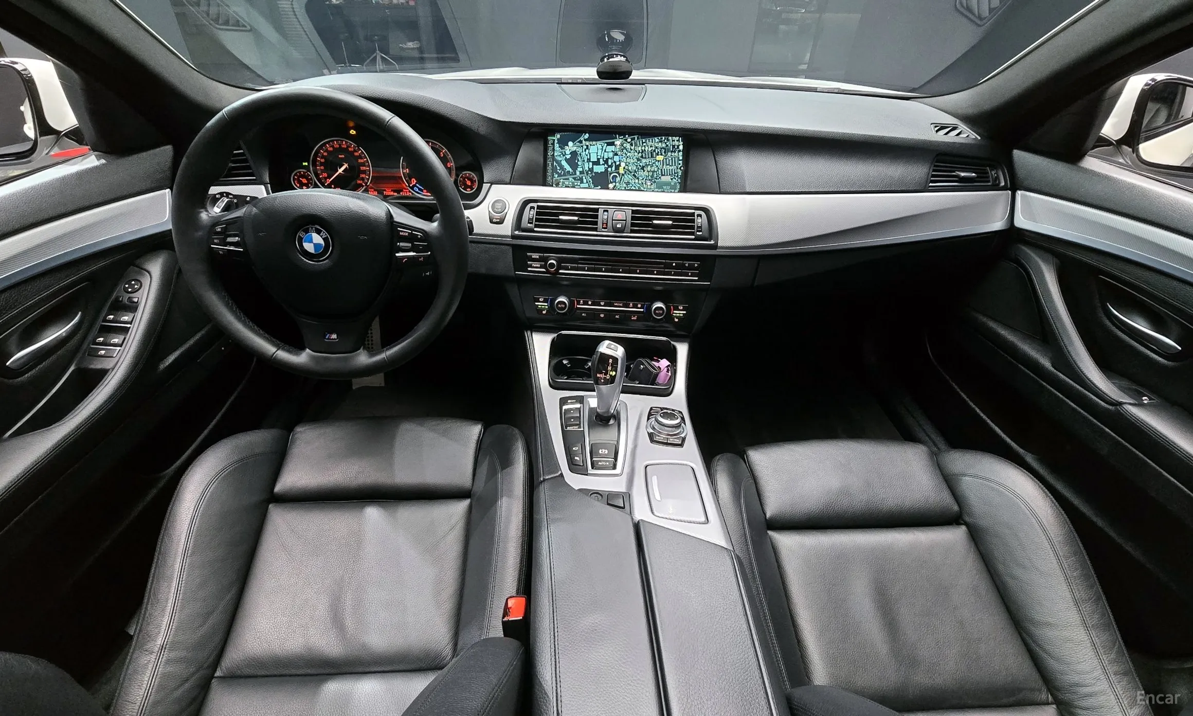 BMW 5 Series (F10) превью 4