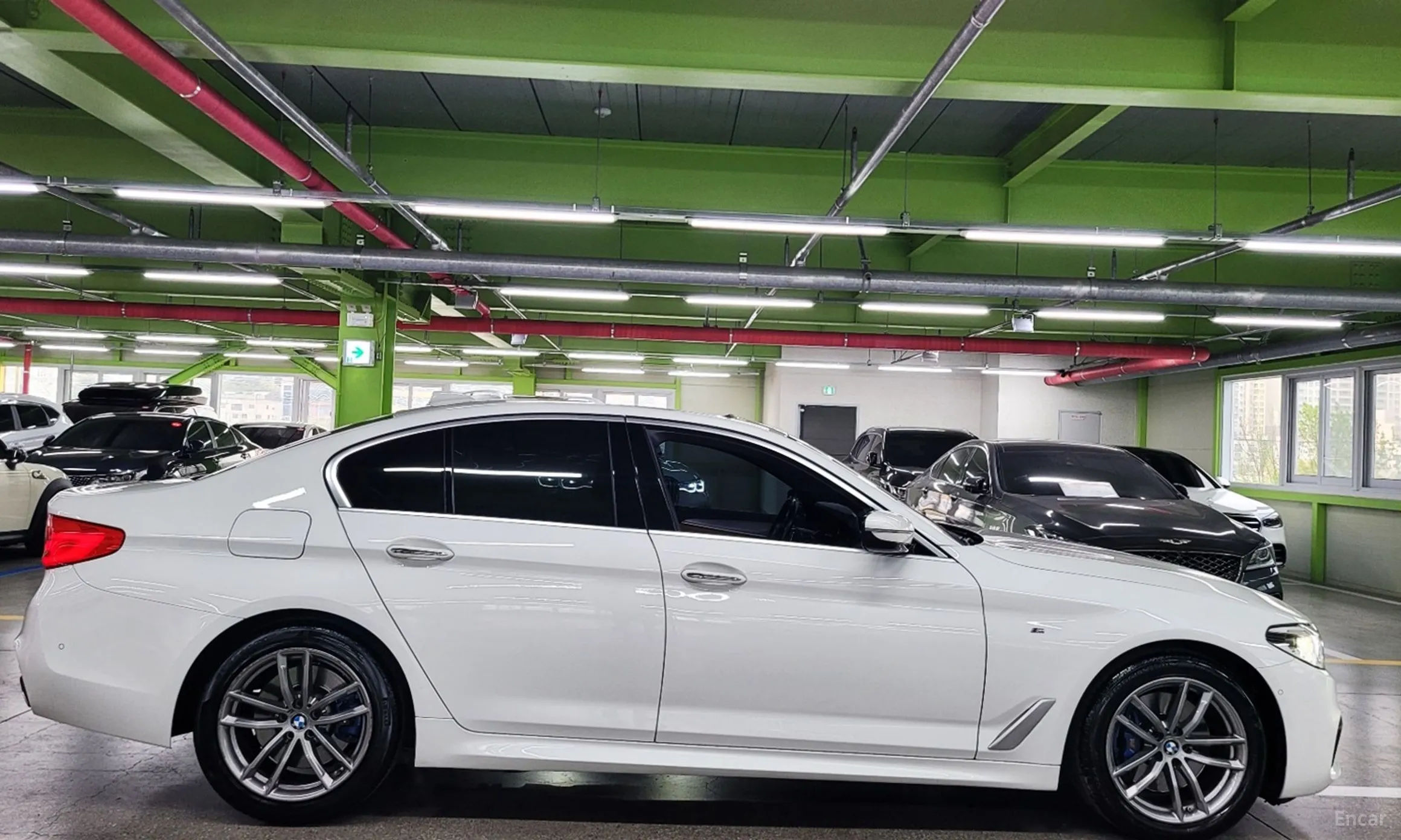 BMW 5 Series (G30) превью 3