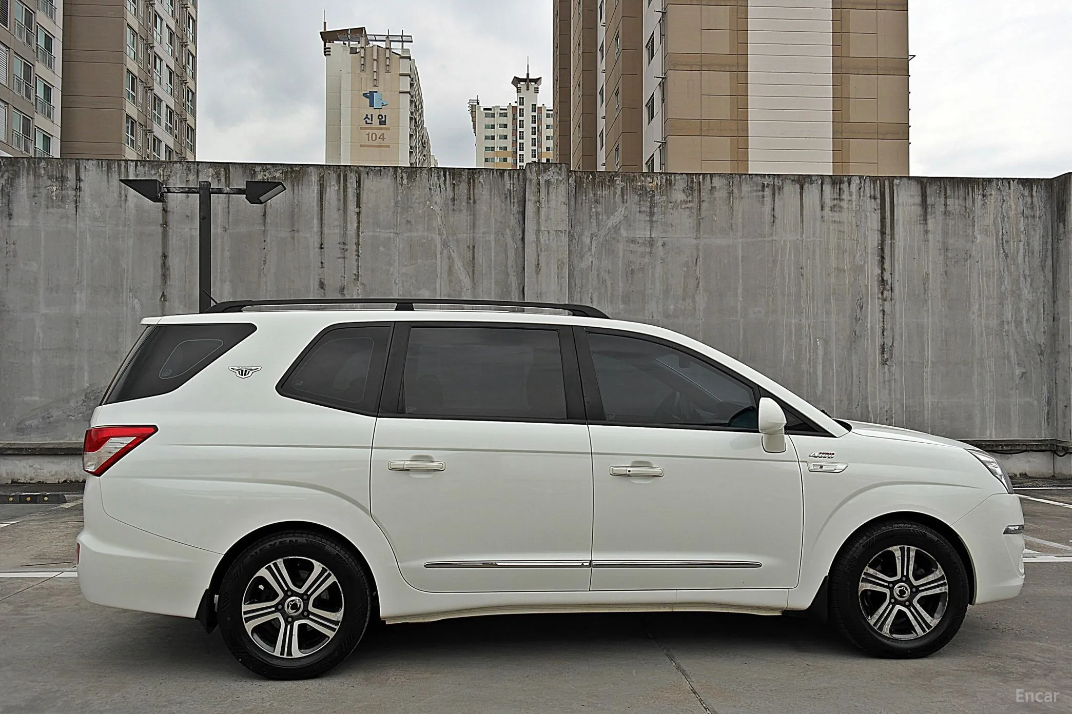 KG Mobility (SsangYong) Korando Turismo превью 7