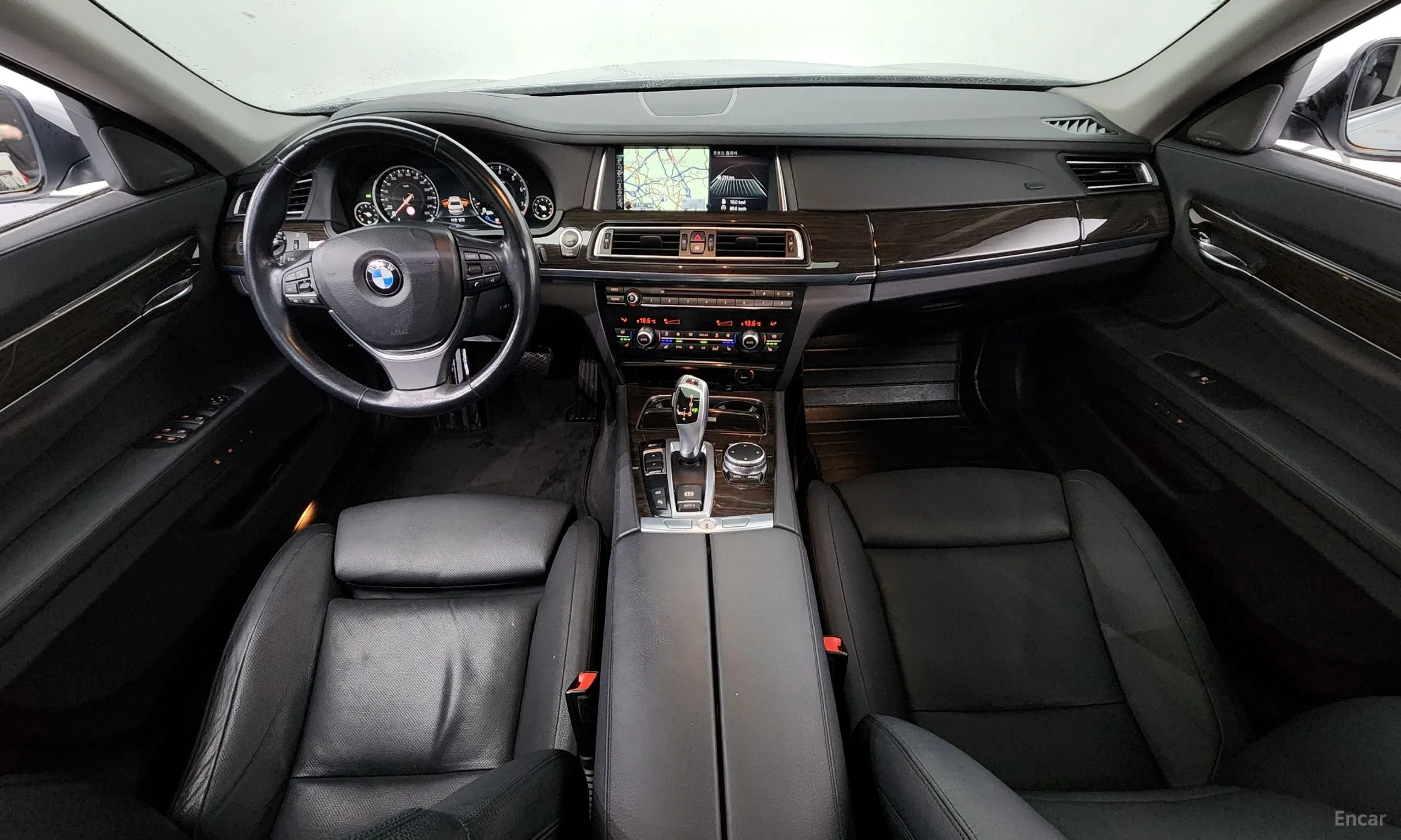 BMW 7 Series (F01) превью 4