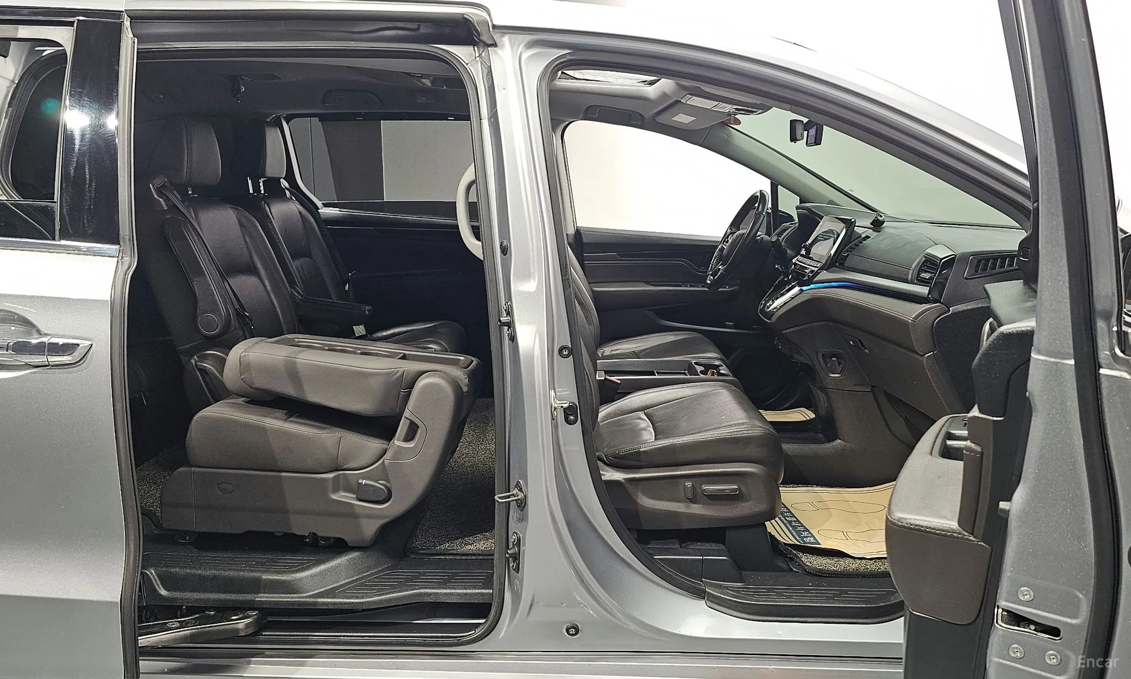 Honda Odyssey превью 11